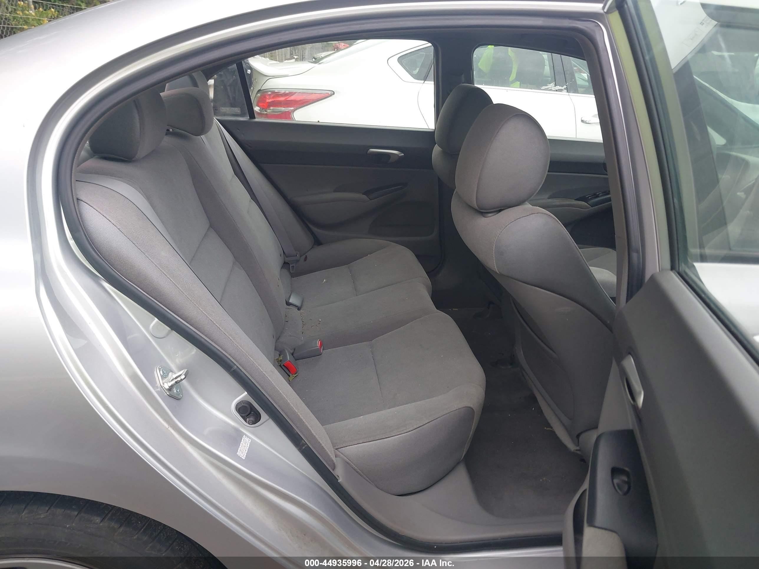 2006 Honda Civic Lx Silver vin: 1HGFA16556L084812
