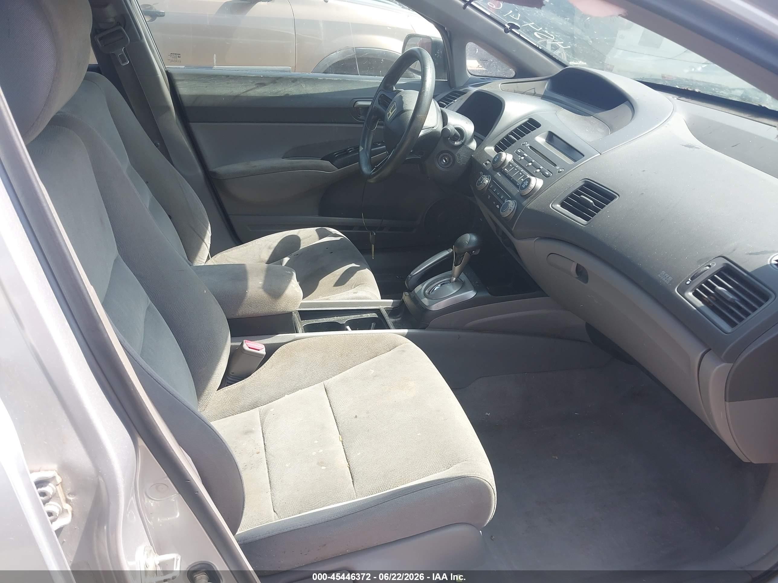 2008 Honda Civic Lx Silver vin: 1HGFA16558L034463