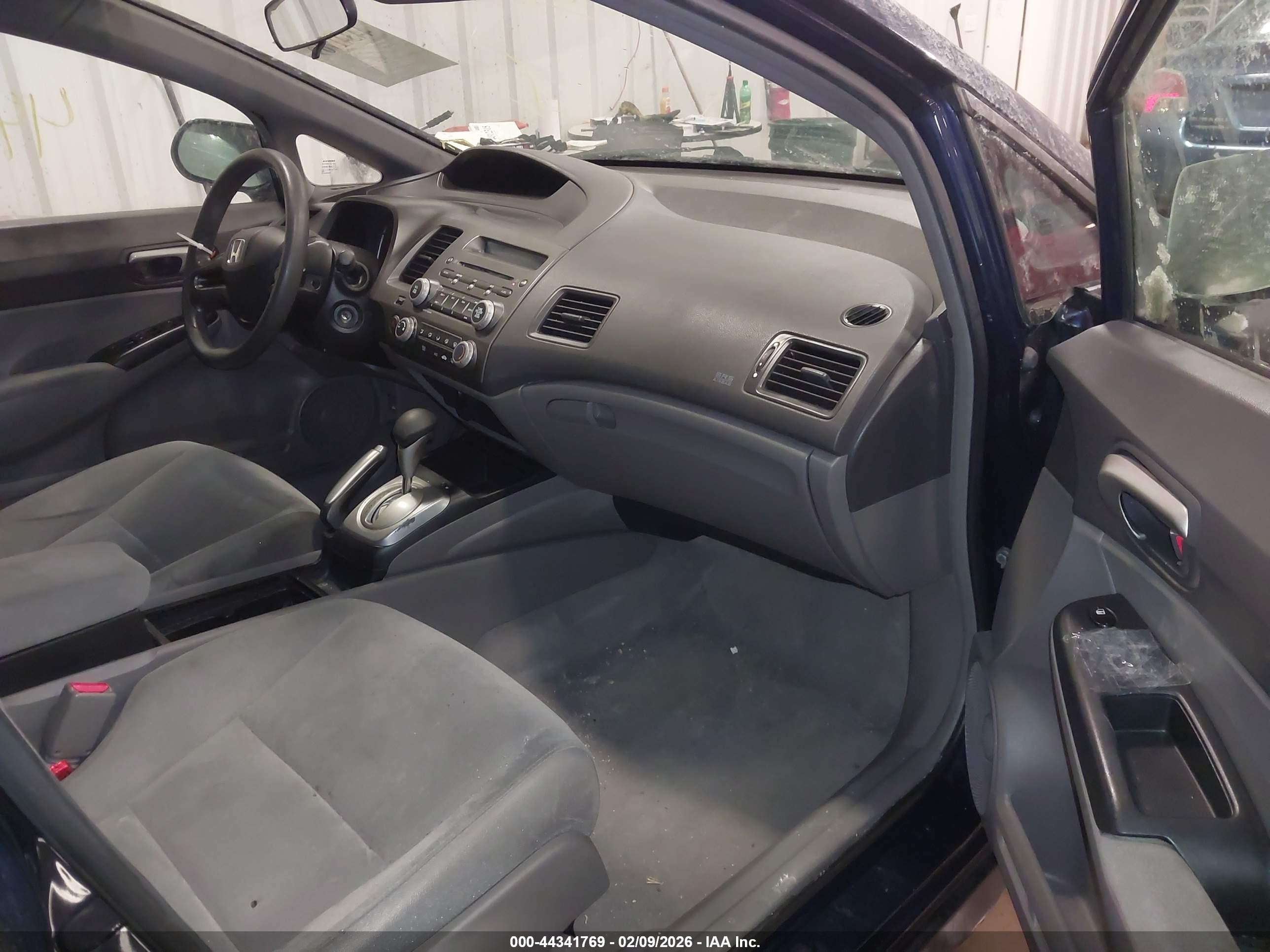 2008 Honda Civic Lx Blue vin: 1HGFA16558L048640