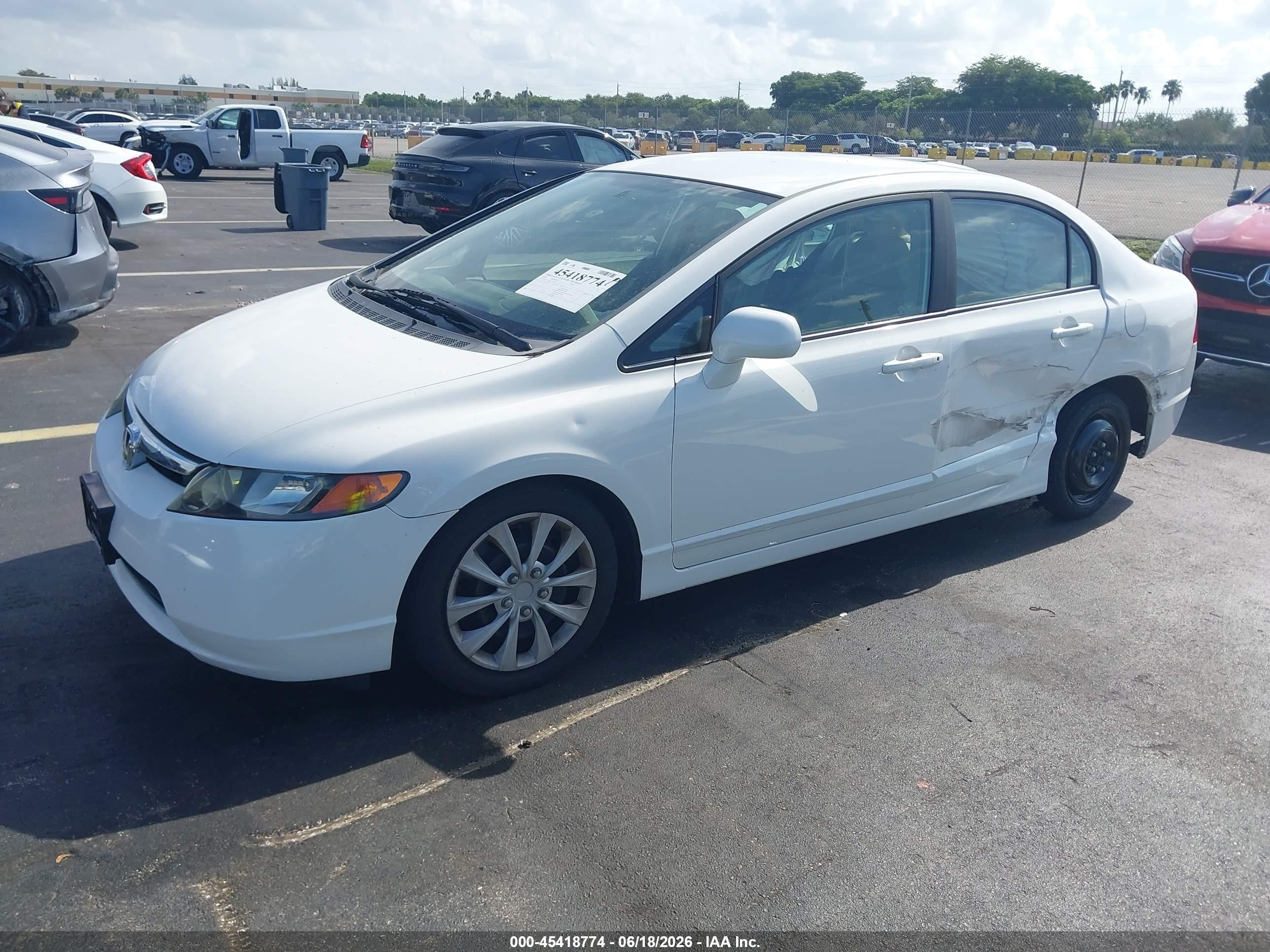 2008 Honda Civic Lx White vin: 1HGFA16558L119738