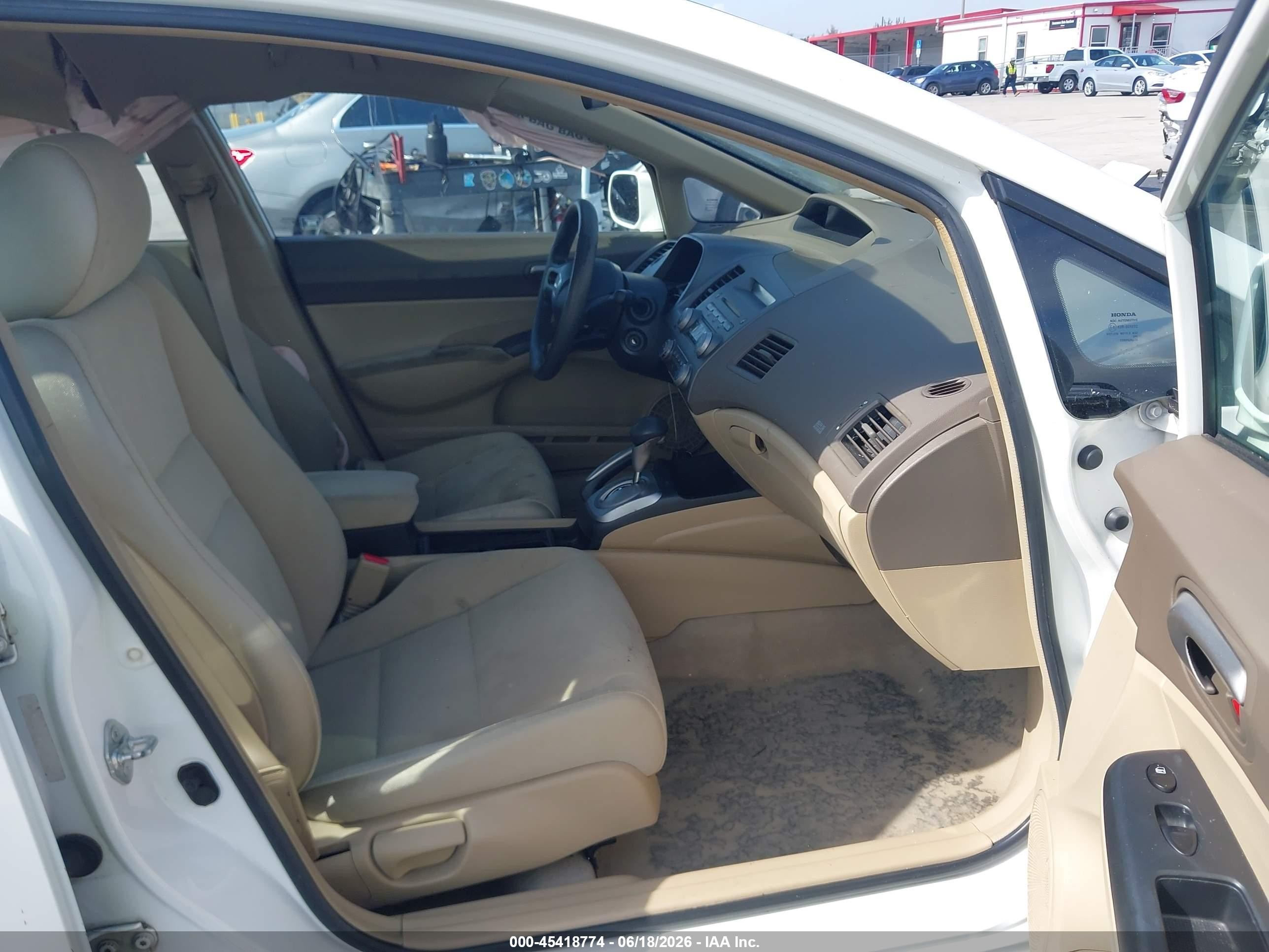 2008 Honda Civic Lx White vin: 1HGFA16558L119738