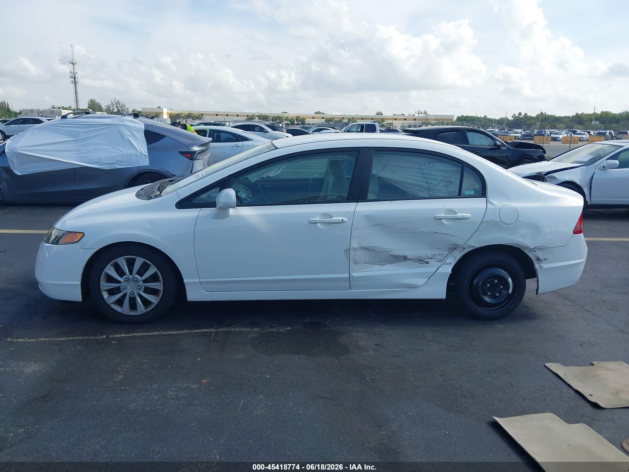 2008 Honda Civic Lx White vin: 1HGFA16558L119738