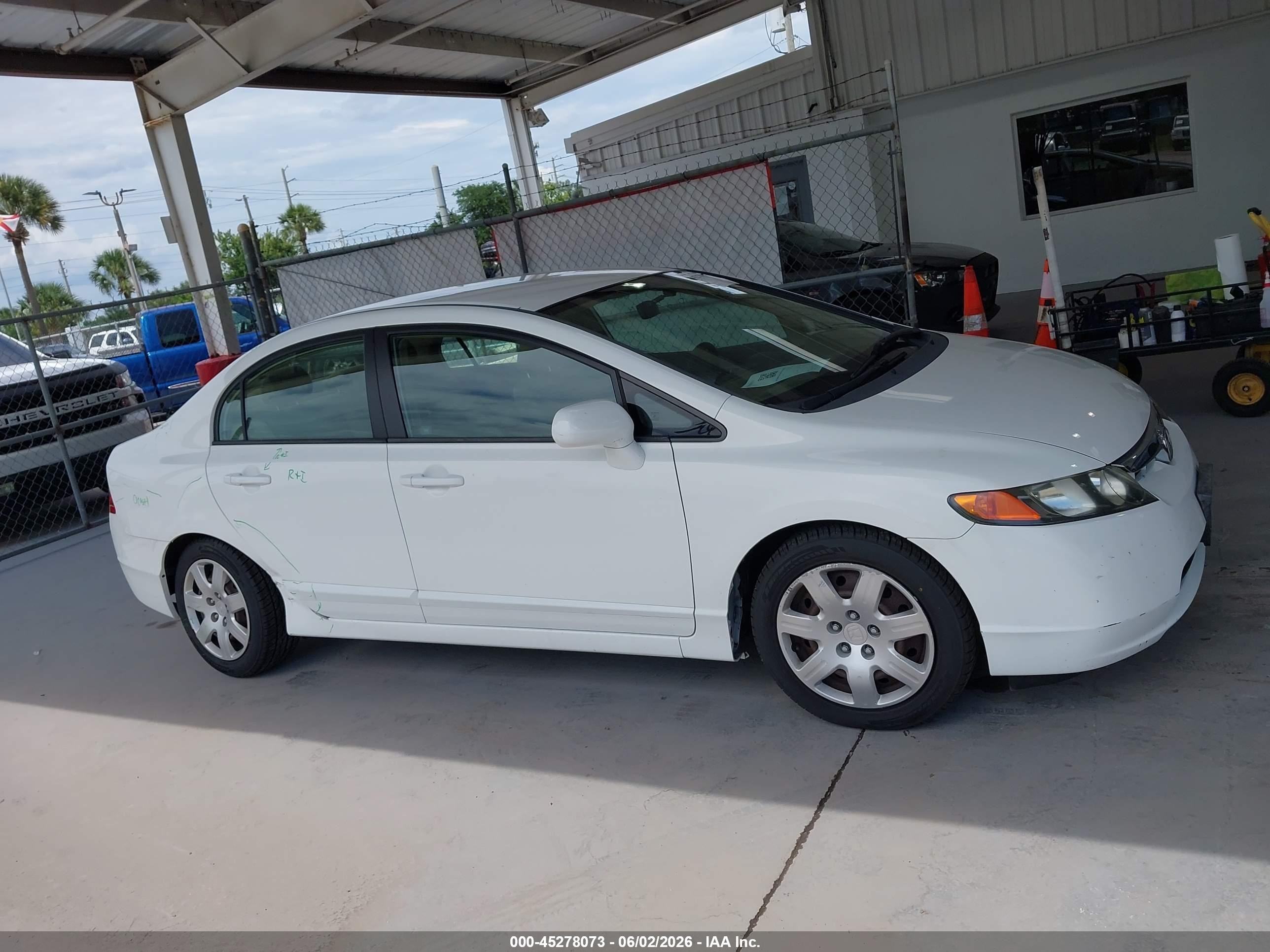 2007 Honda Civic Lx White vin: 1HGFA16567L028153