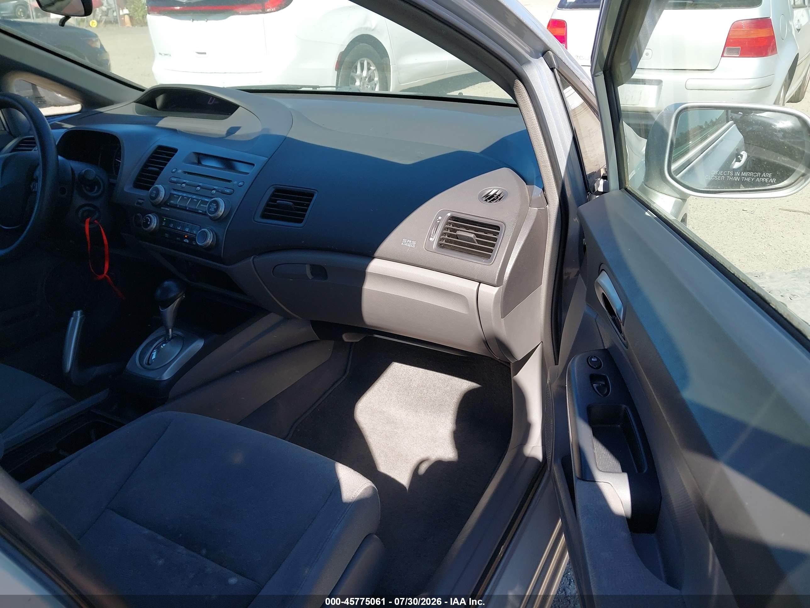 2008 Honda Civic Lx Silver vin: 1HGFA16568L056620