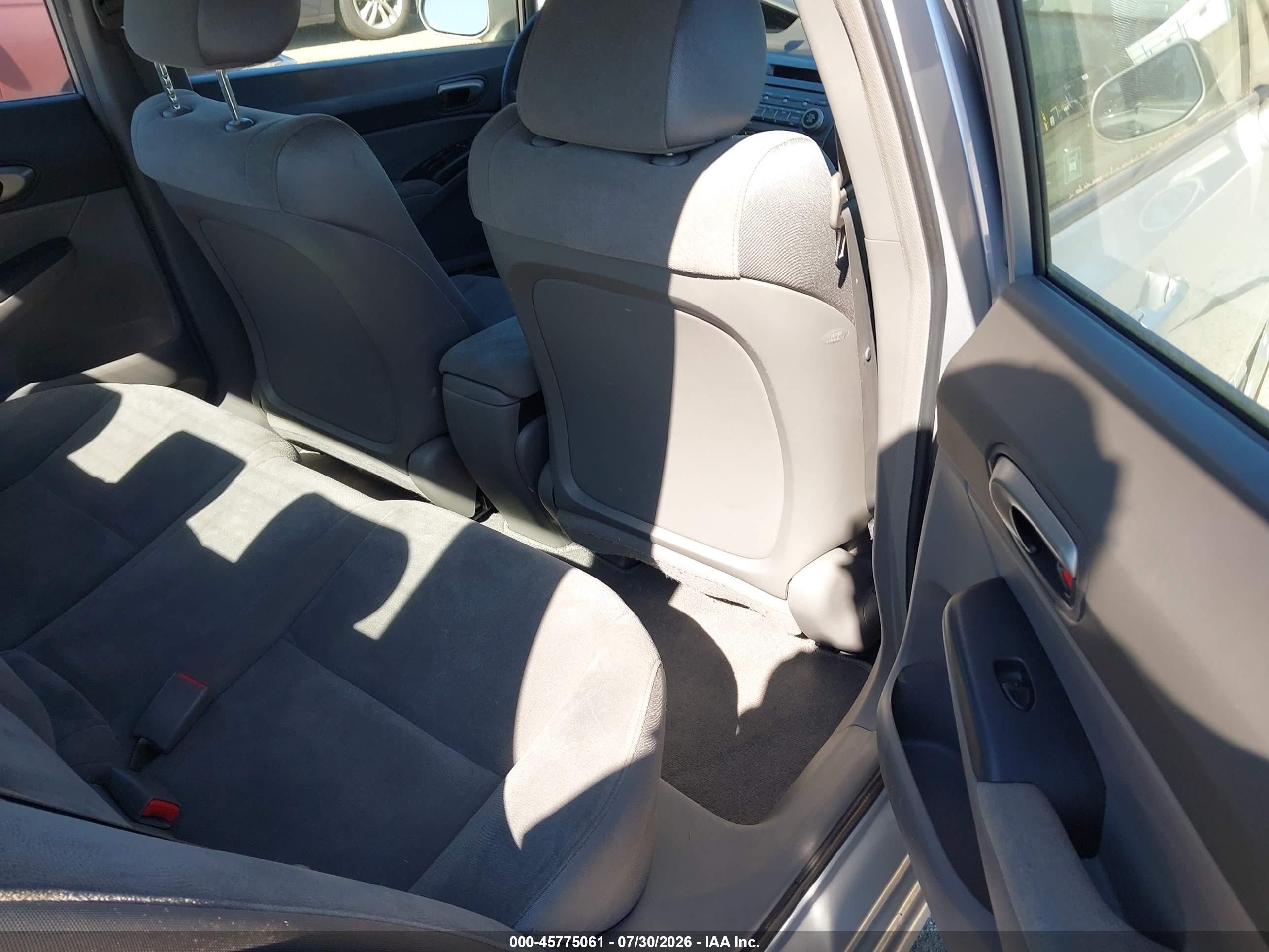 2008 Honda Civic Lx Silver vin: 1HGFA16568L056620