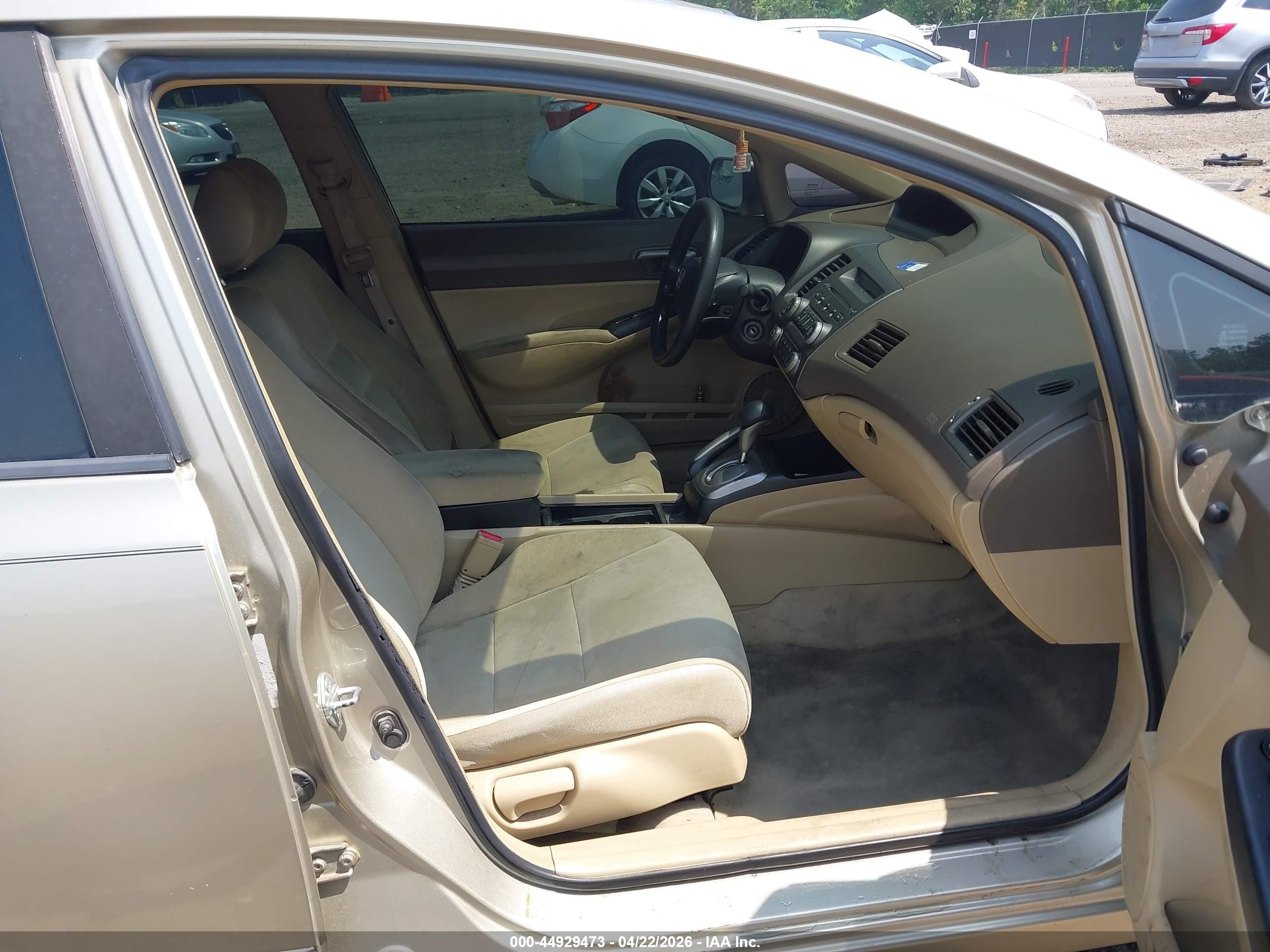 2008 Honda Civic Lx Champagne vin: 1HGFA16568L084742