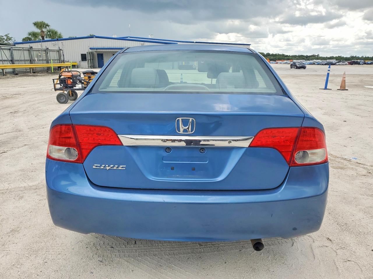 2009 Honda Civic Lx Blue vin: 1HGFA16569L010819