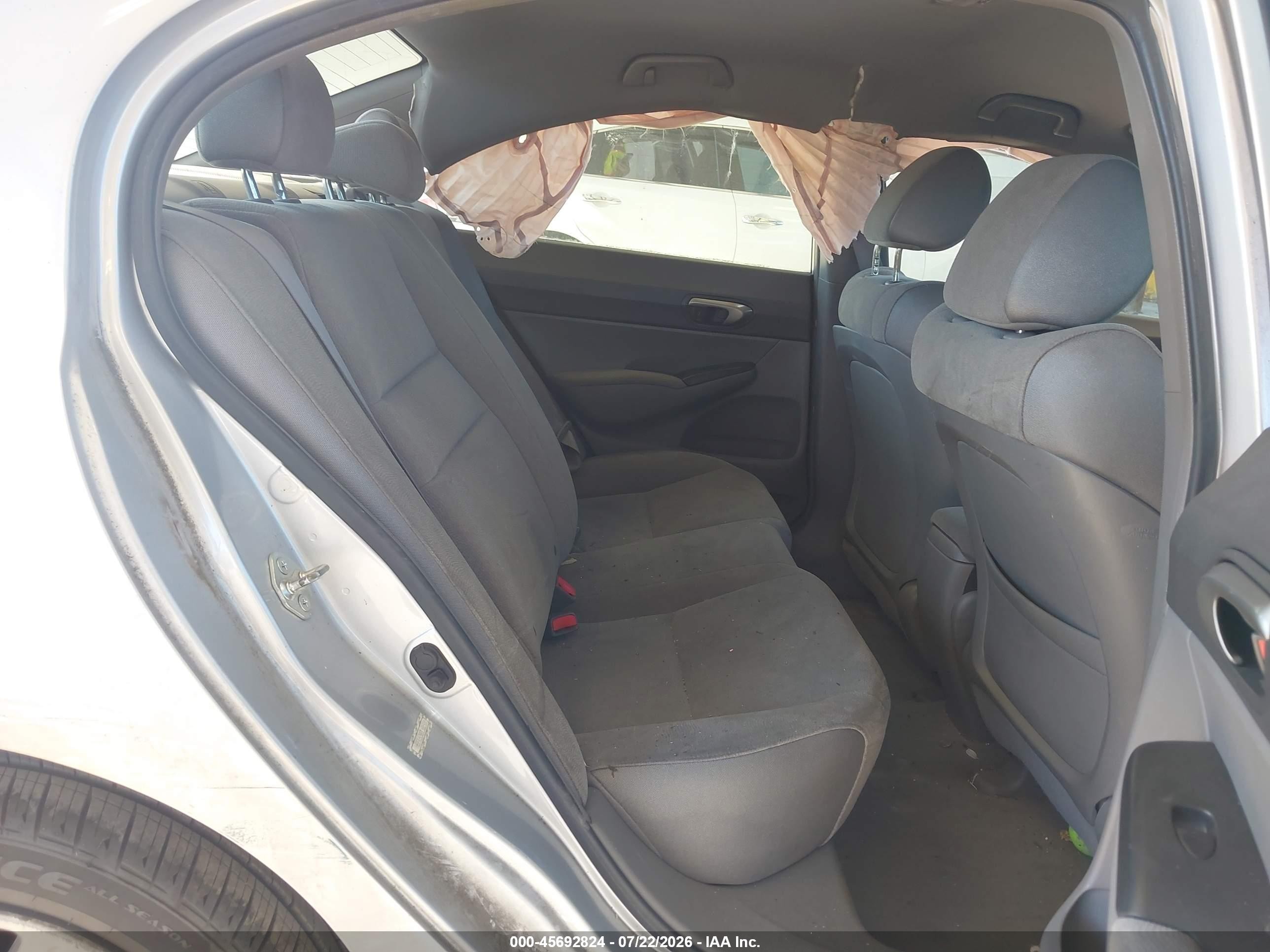 2007 Honda Civic Lx Silver vin: 1HGFA16587L101930