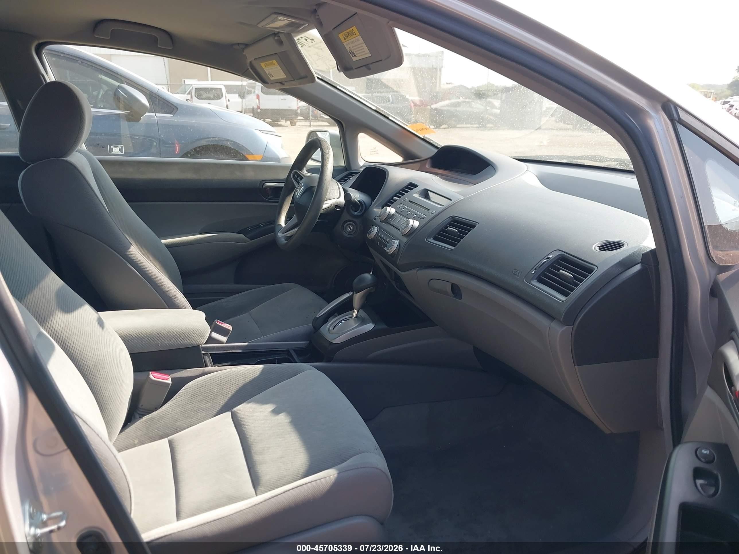 2009 Honda Civic Lx Серебряный vin: 1HGFA16589L023362