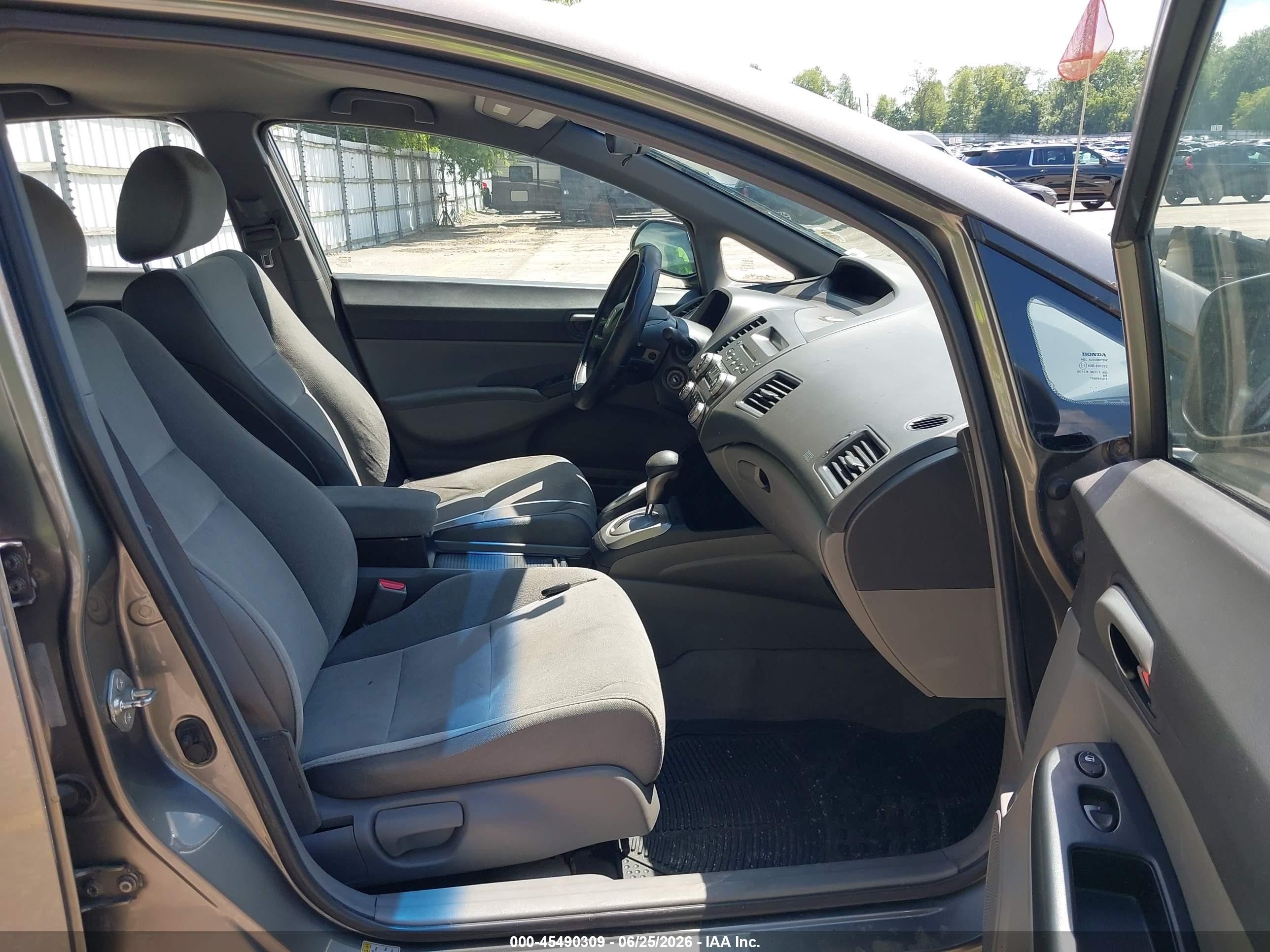 2008 Honda Civic Lx Brown vin: 1HGFA16598L090101