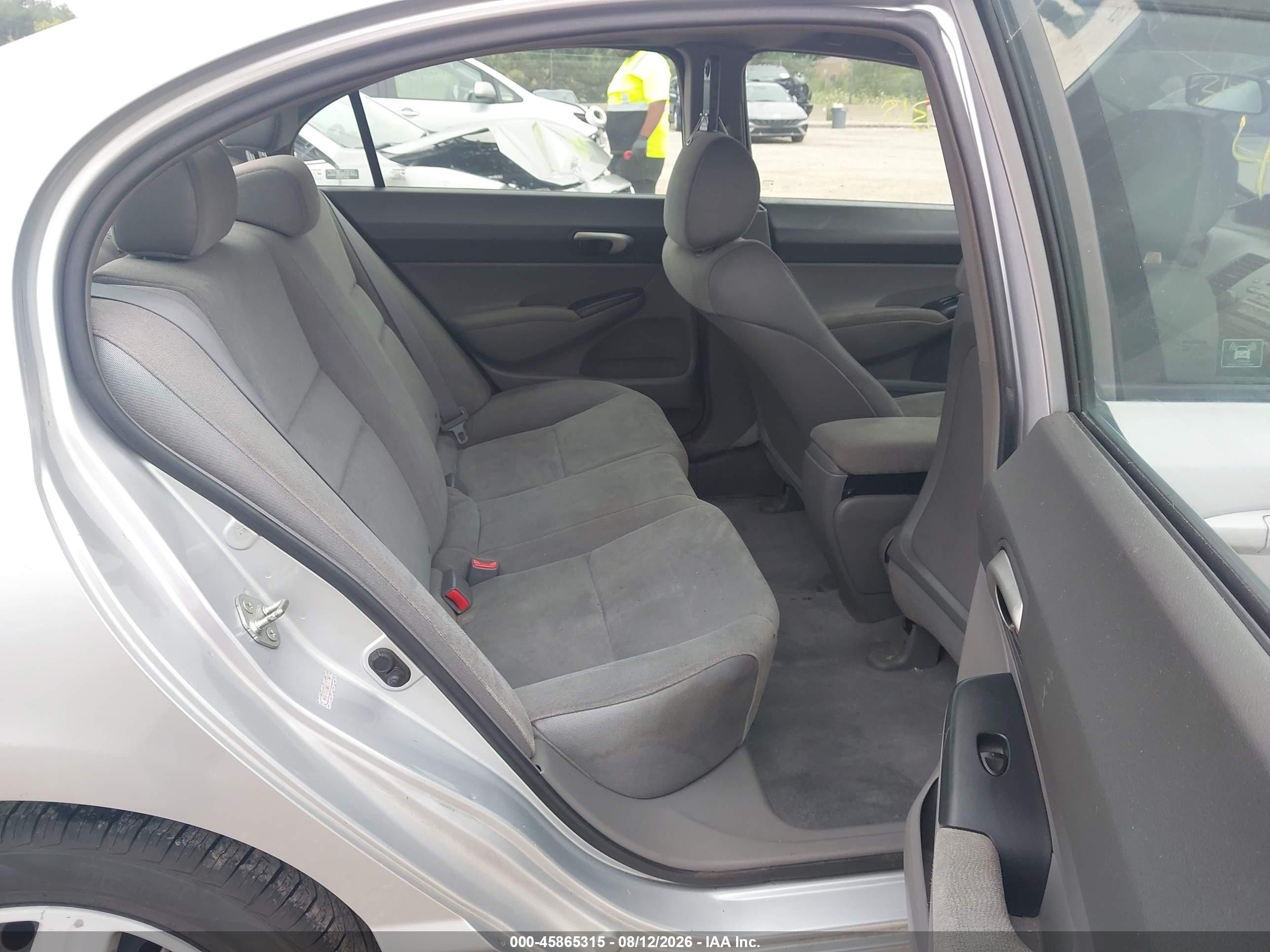 2008 Honda Civic Lx Silver vin: 1HGFA165X8L017707