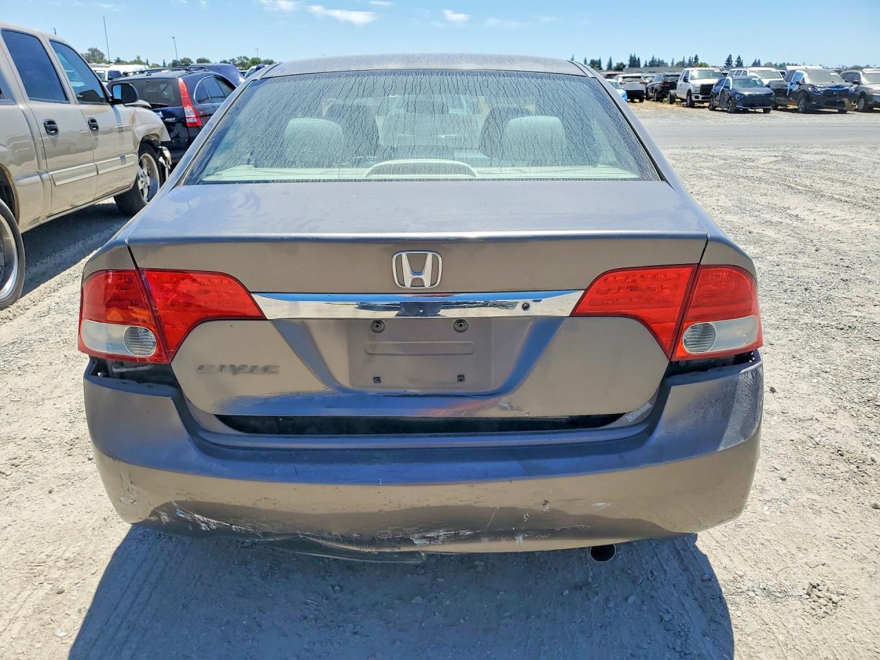 2009 Honda Civic Lx Silver vin: 1HGFA165X9L028188