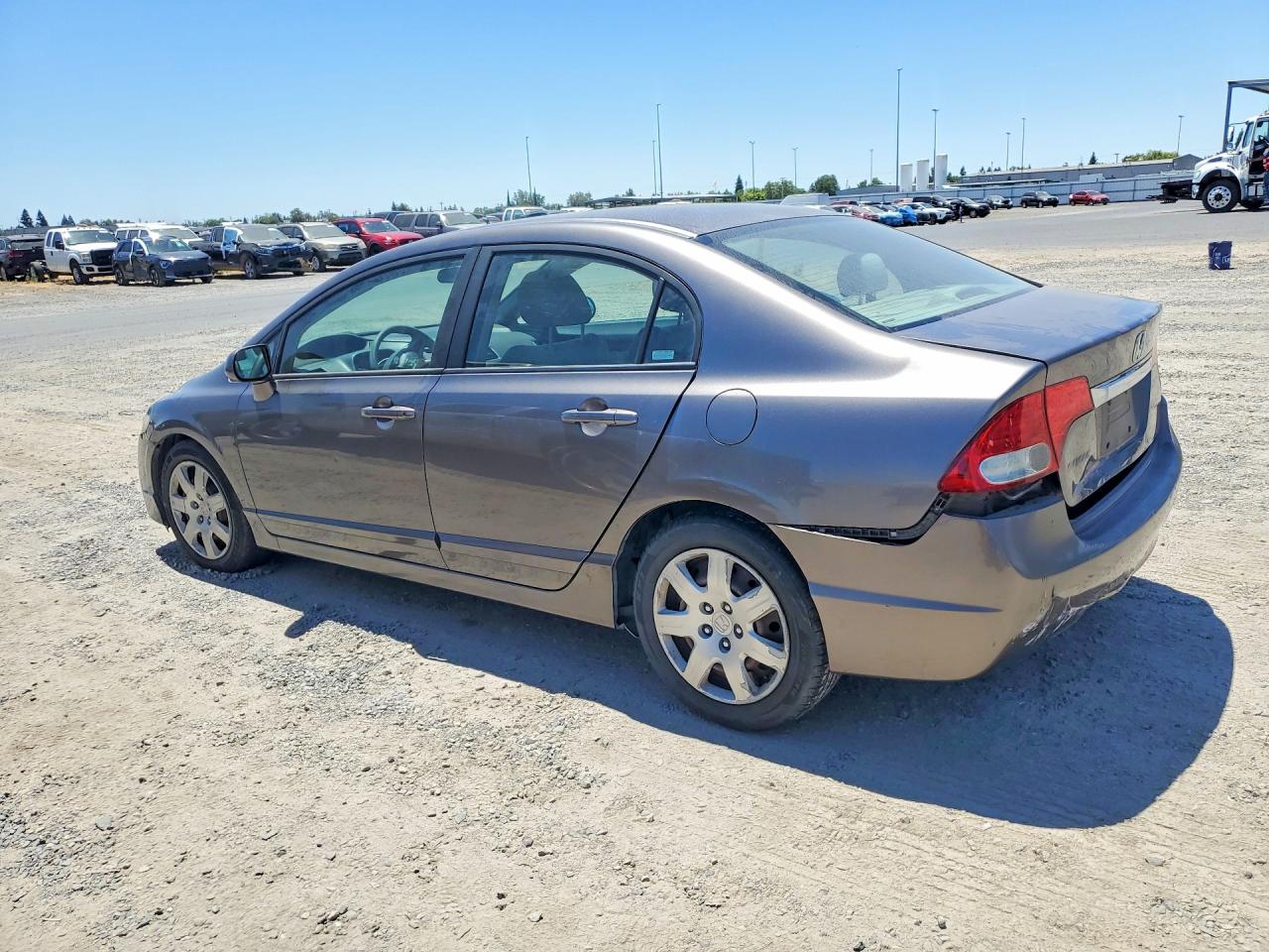 2009 Honda Civic Lx Silver vin: 1HGFA165X9L028188