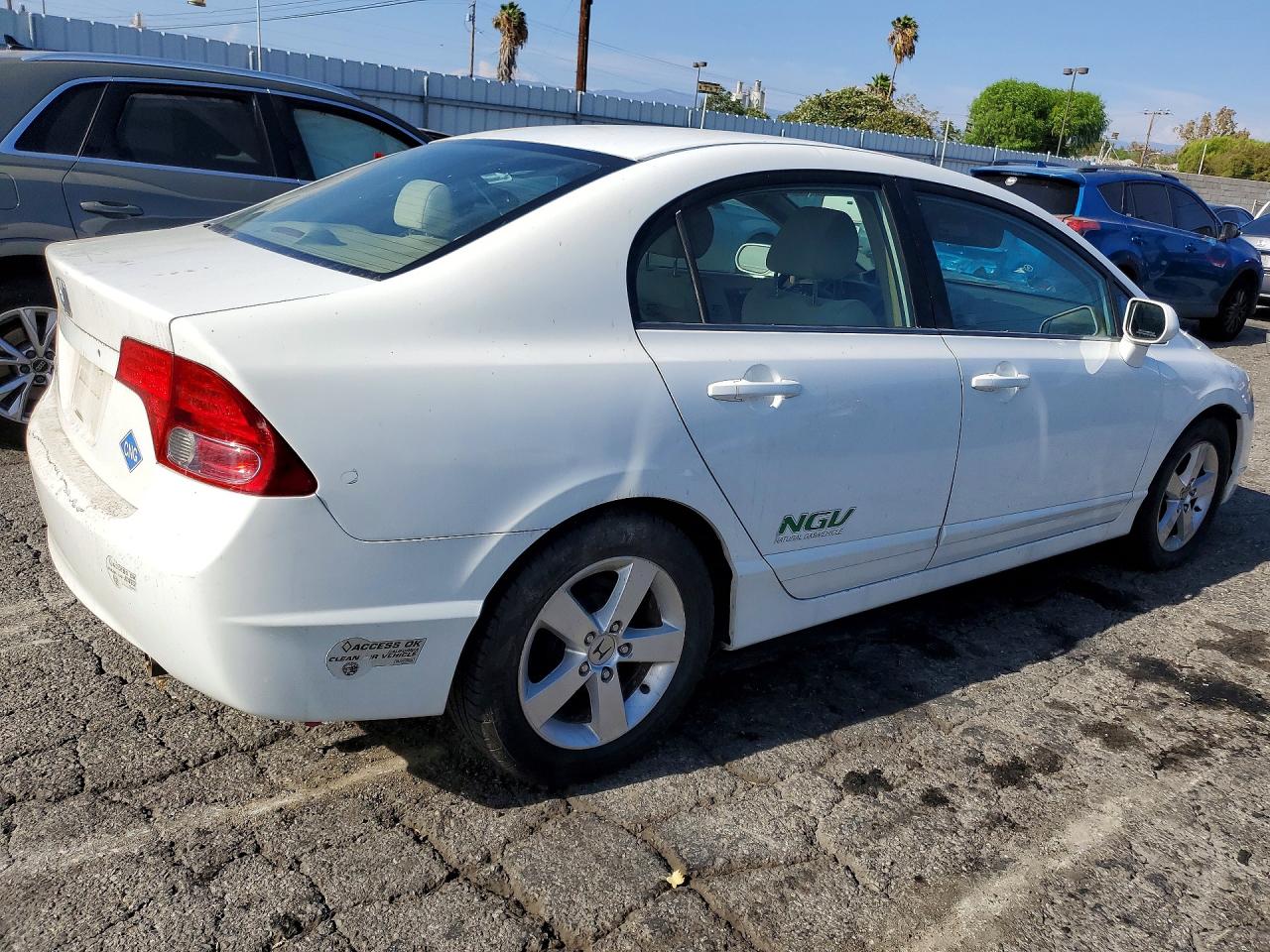 2007 Honda Civic Gx White vin: 1HGFA46557L000717