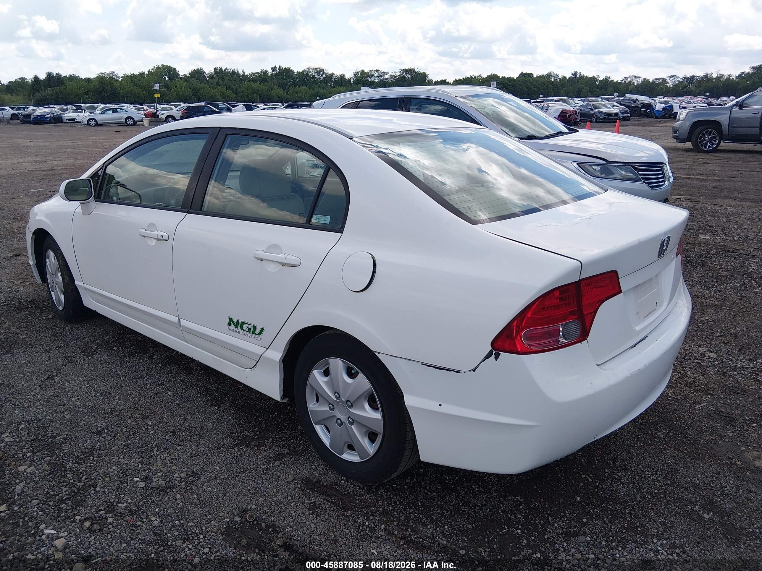 2007 Honda Civic Gx White vin: 1HGFA46567L000273