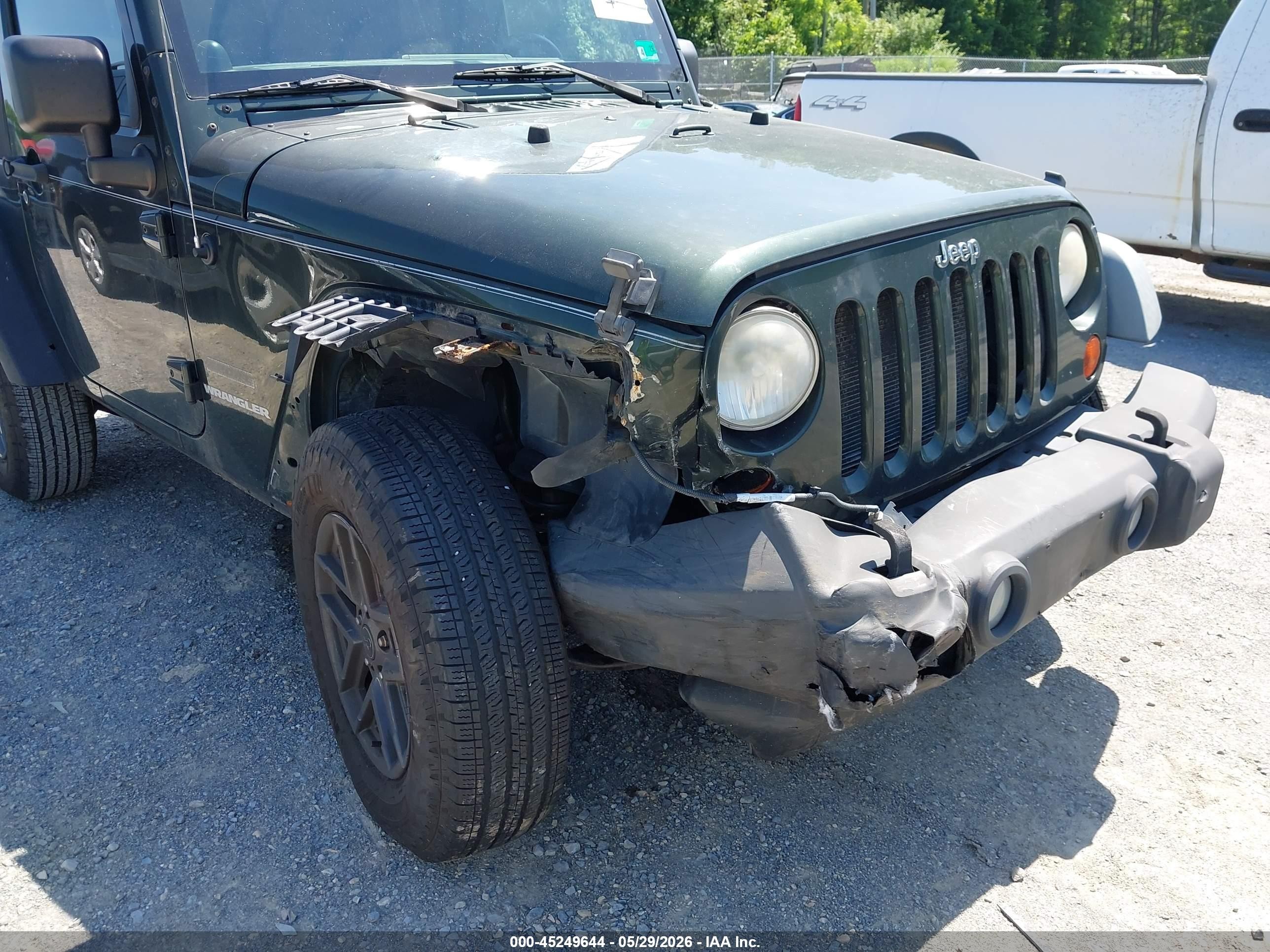 2011 Jeep Wrangler Sport Green vin: 1J4AA2D10BL500591