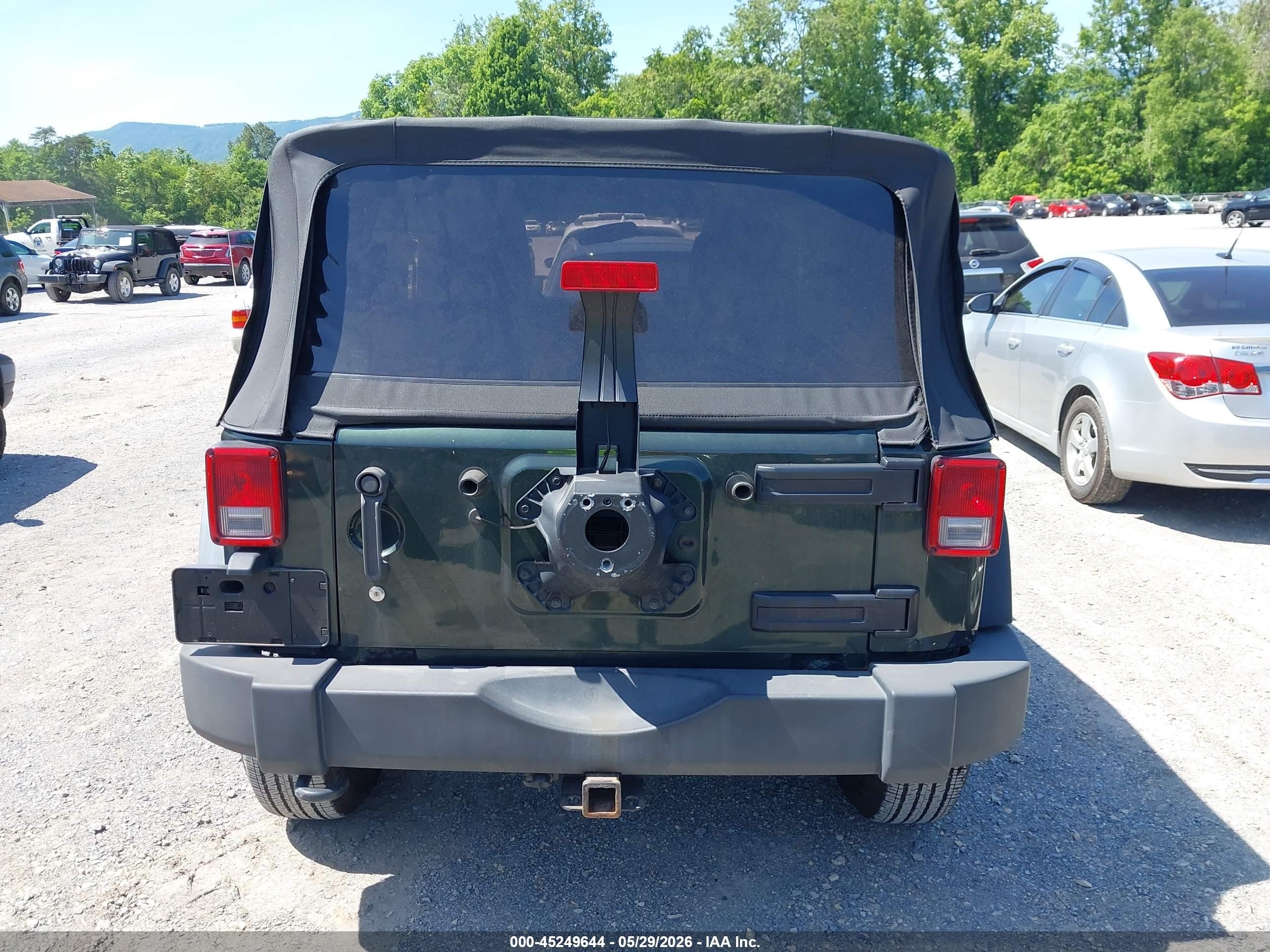 2011 Jeep Wrangler Sport Green vin: 1J4AA2D10BL500591
