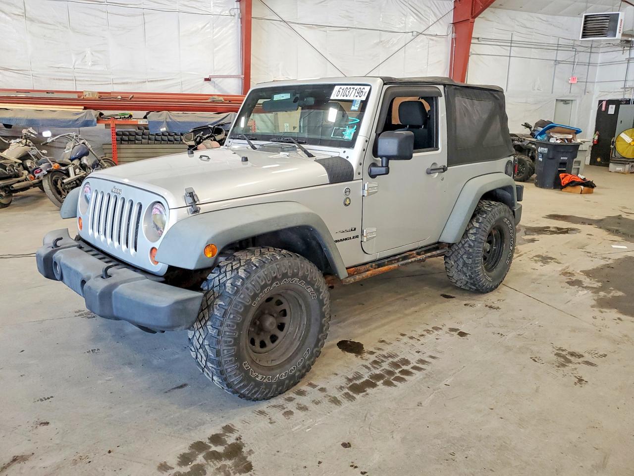 2011 Jeep Wrangler Sport Silver vin: 1J4AA2D10BL511266