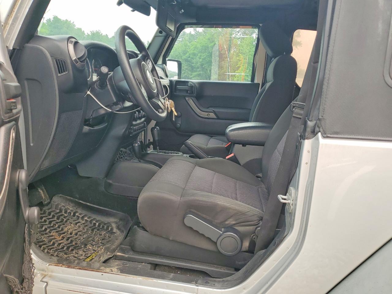 2011 Jeep Wrangler Sport Silver vin: 1J4AA2D10BL511266