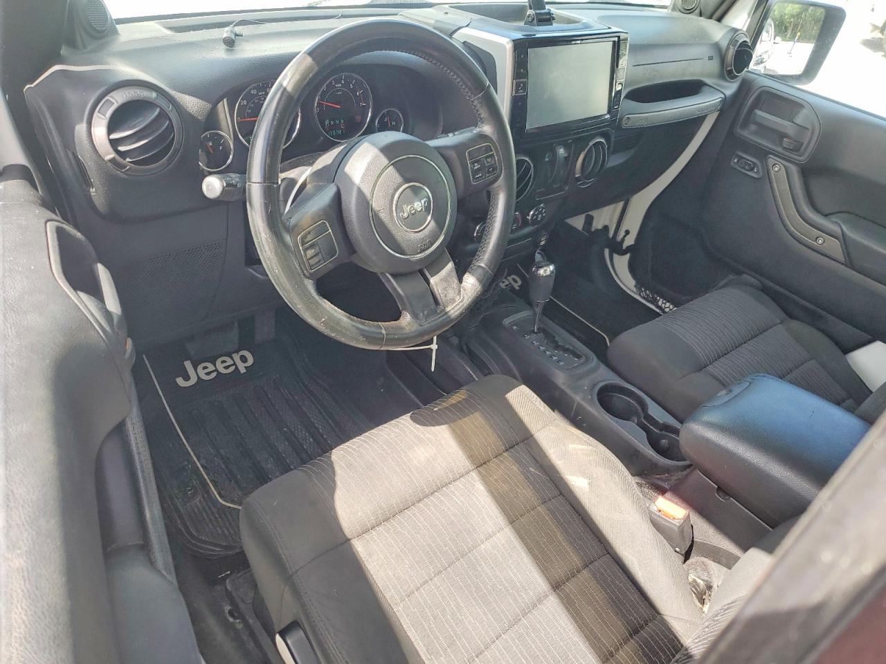 2011 Jeep Wrangler Sport White vin: 1J4AA2D10BL568065