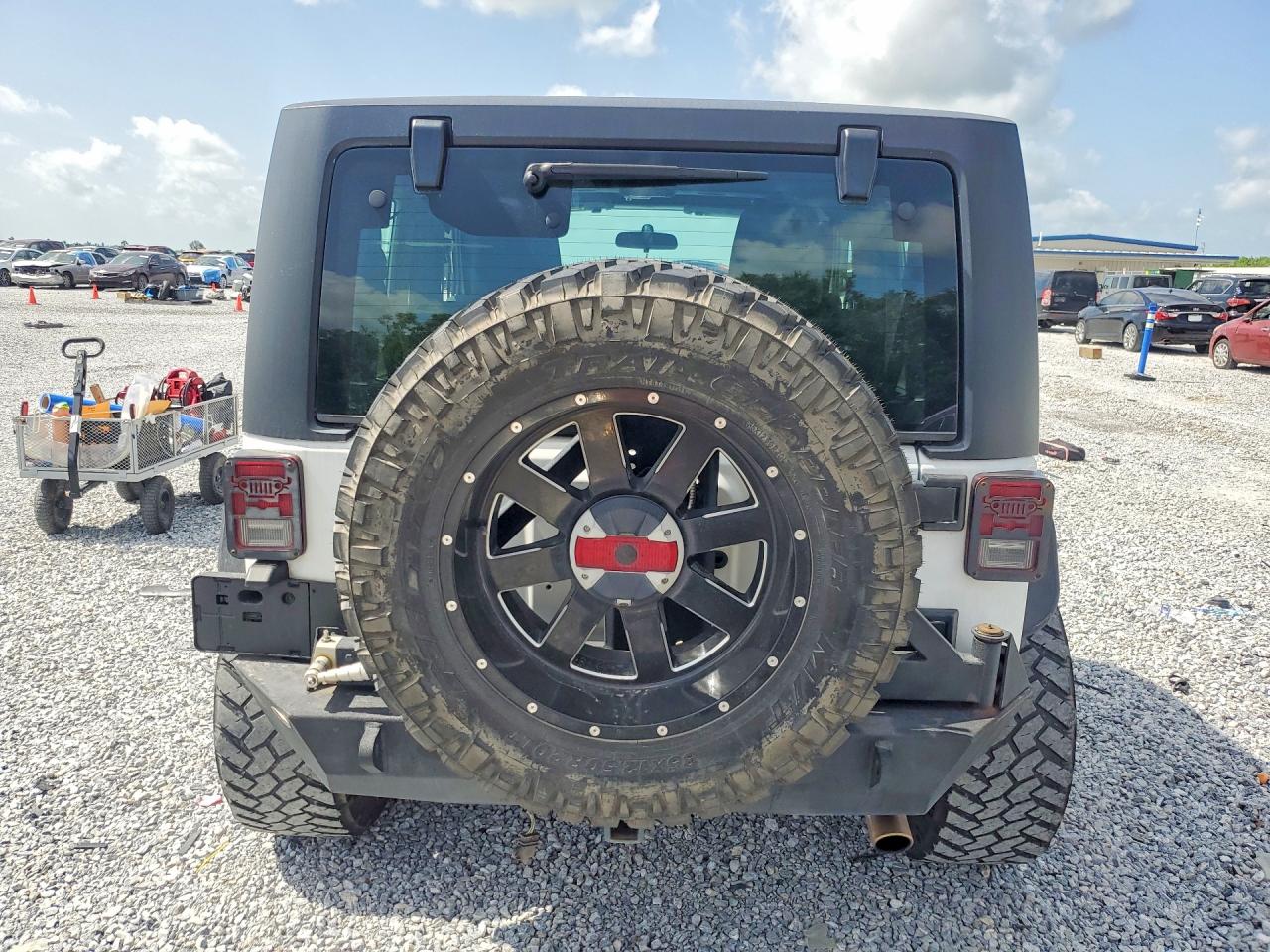 2011 Jeep Wrangler Sport White vin: 1J4AA2D10BL568065