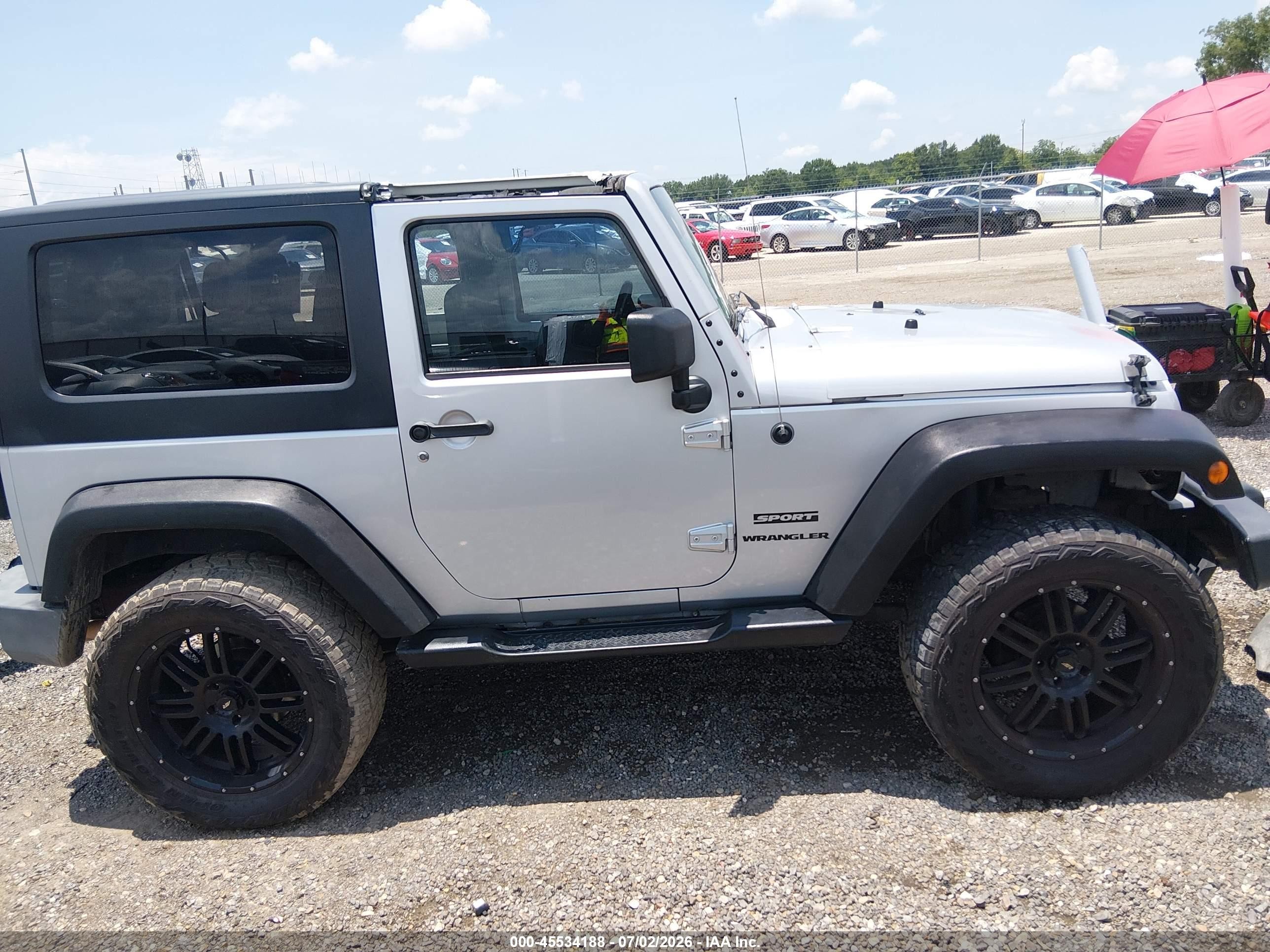 2010 Jeep Wrangler Sport Silver vin: 1J4AA2D11AL183032