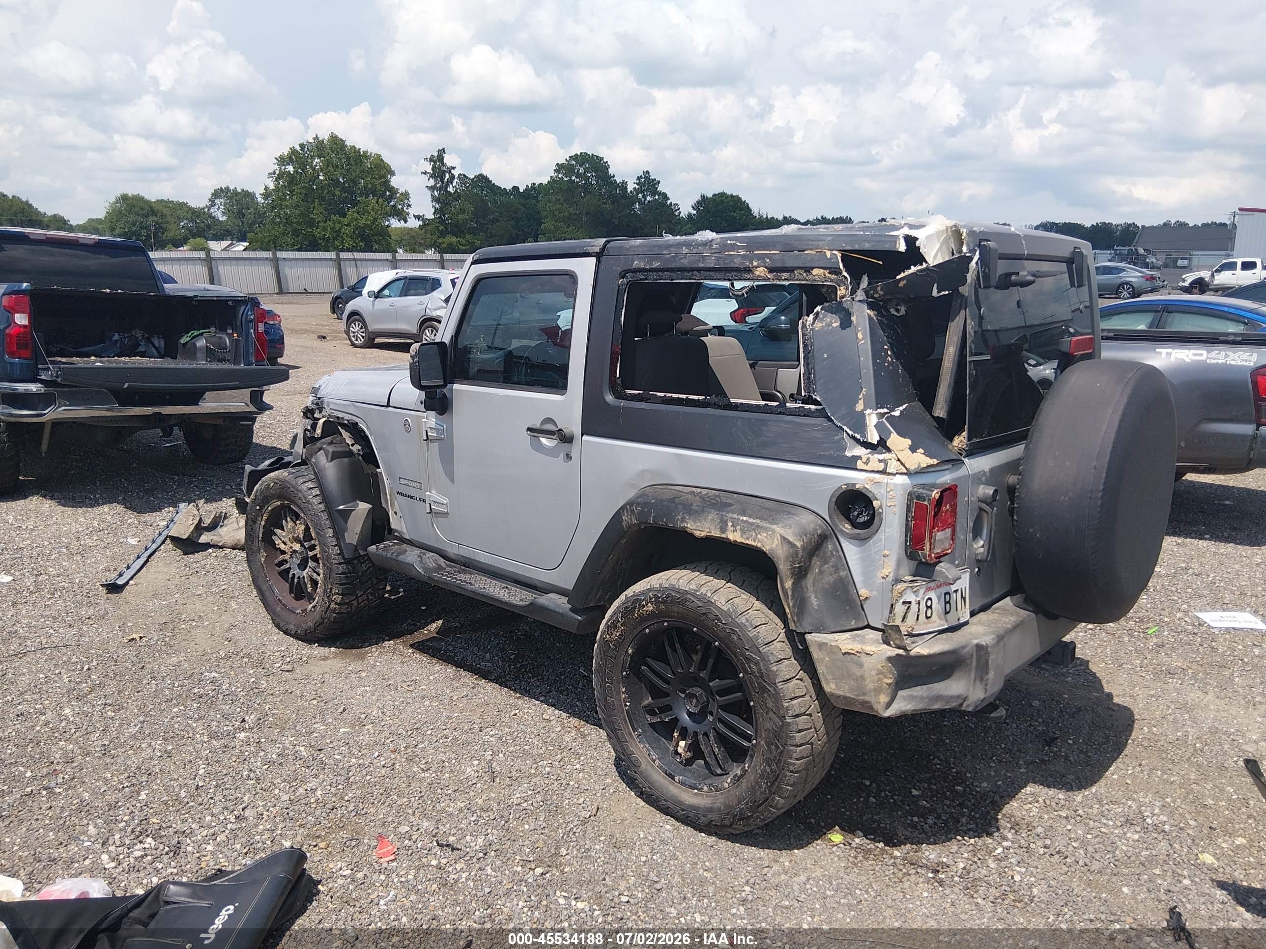 2010 Jeep Wrangler Sport Silver vin: 1J4AA2D11AL183032