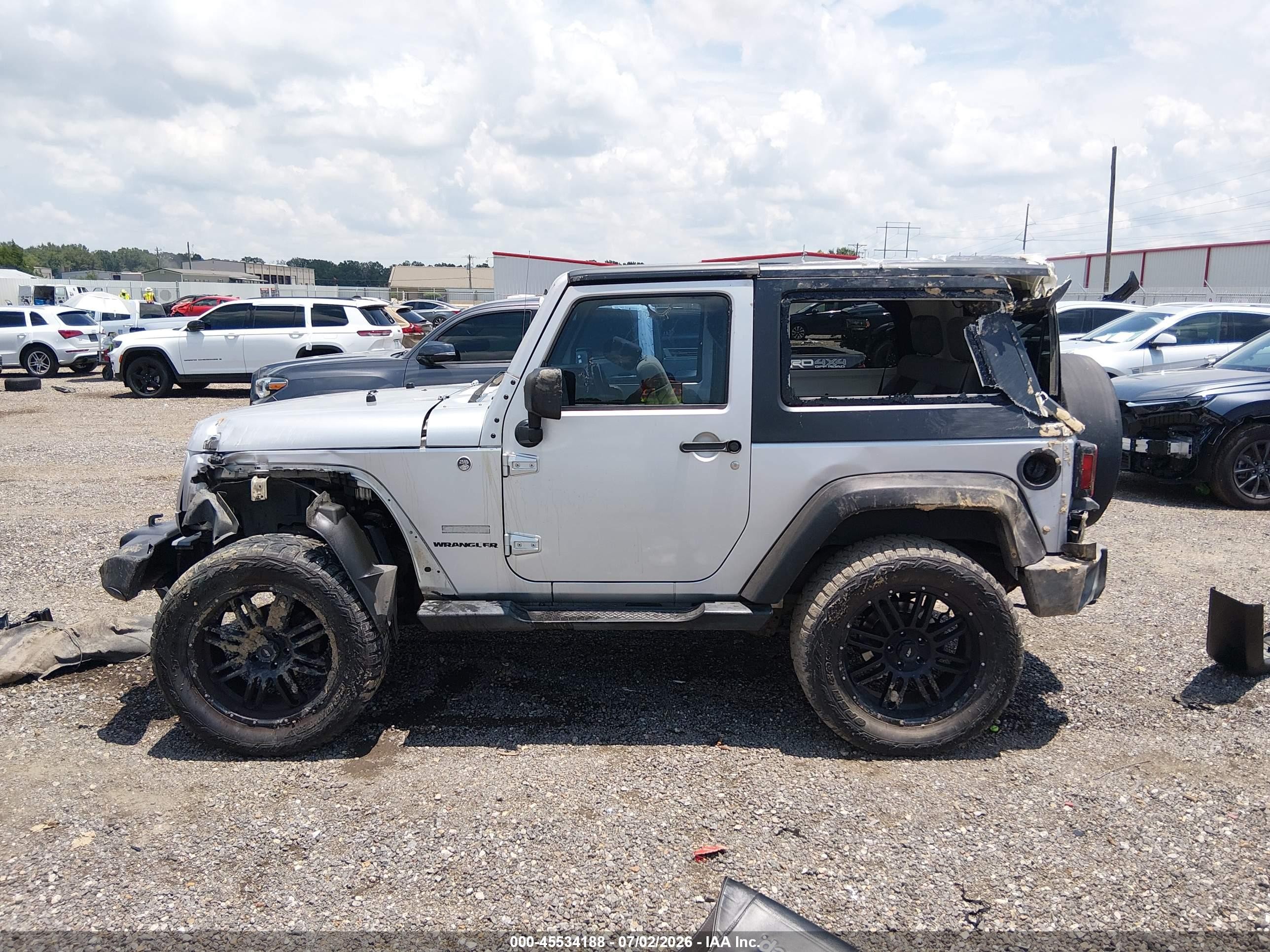 2010 Jeep Wrangler Sport Silver vin: 1J4AA2D11AL183032