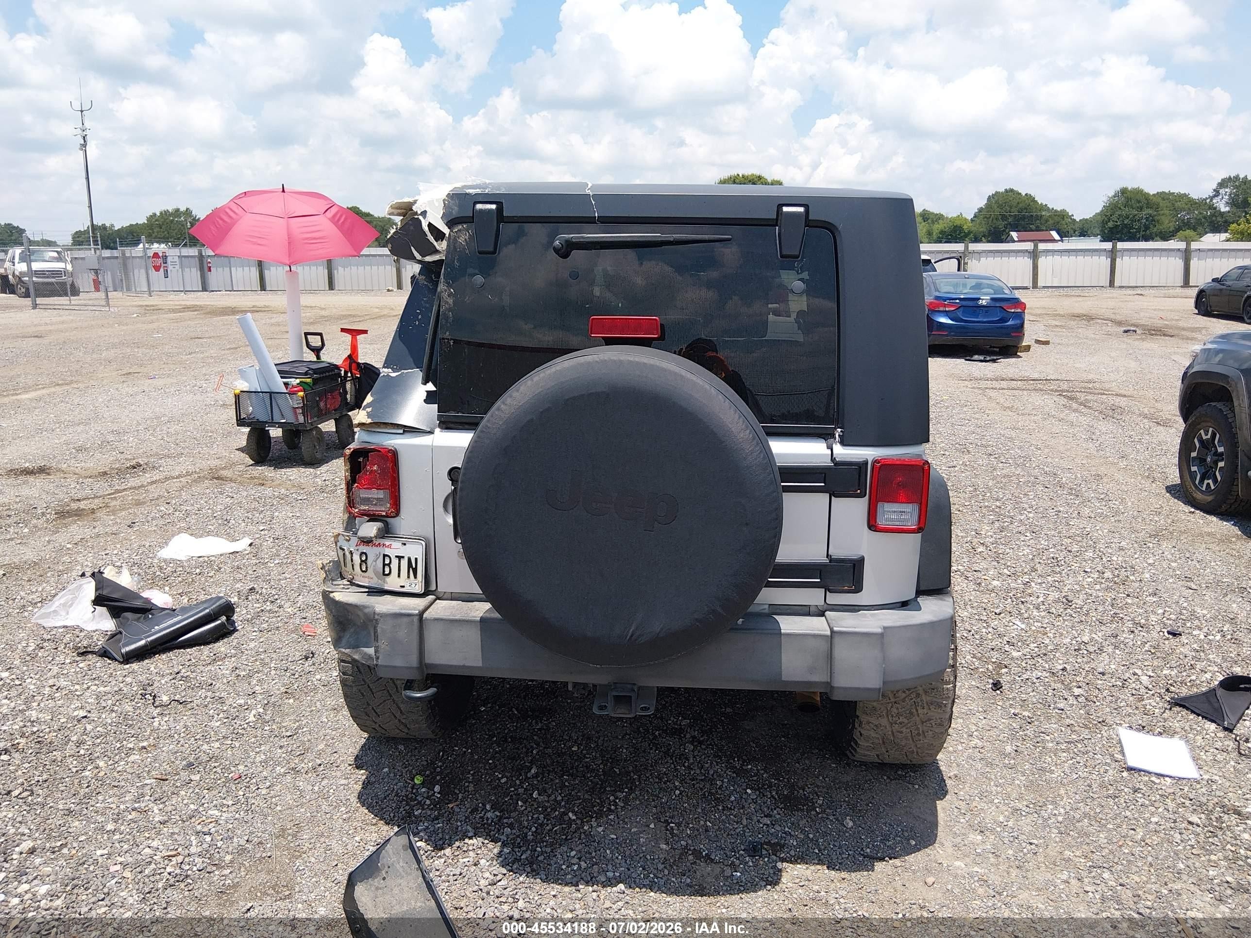 2010 Jeep Wrangler Sport Silver vin: 1J4AA2D11AL183032