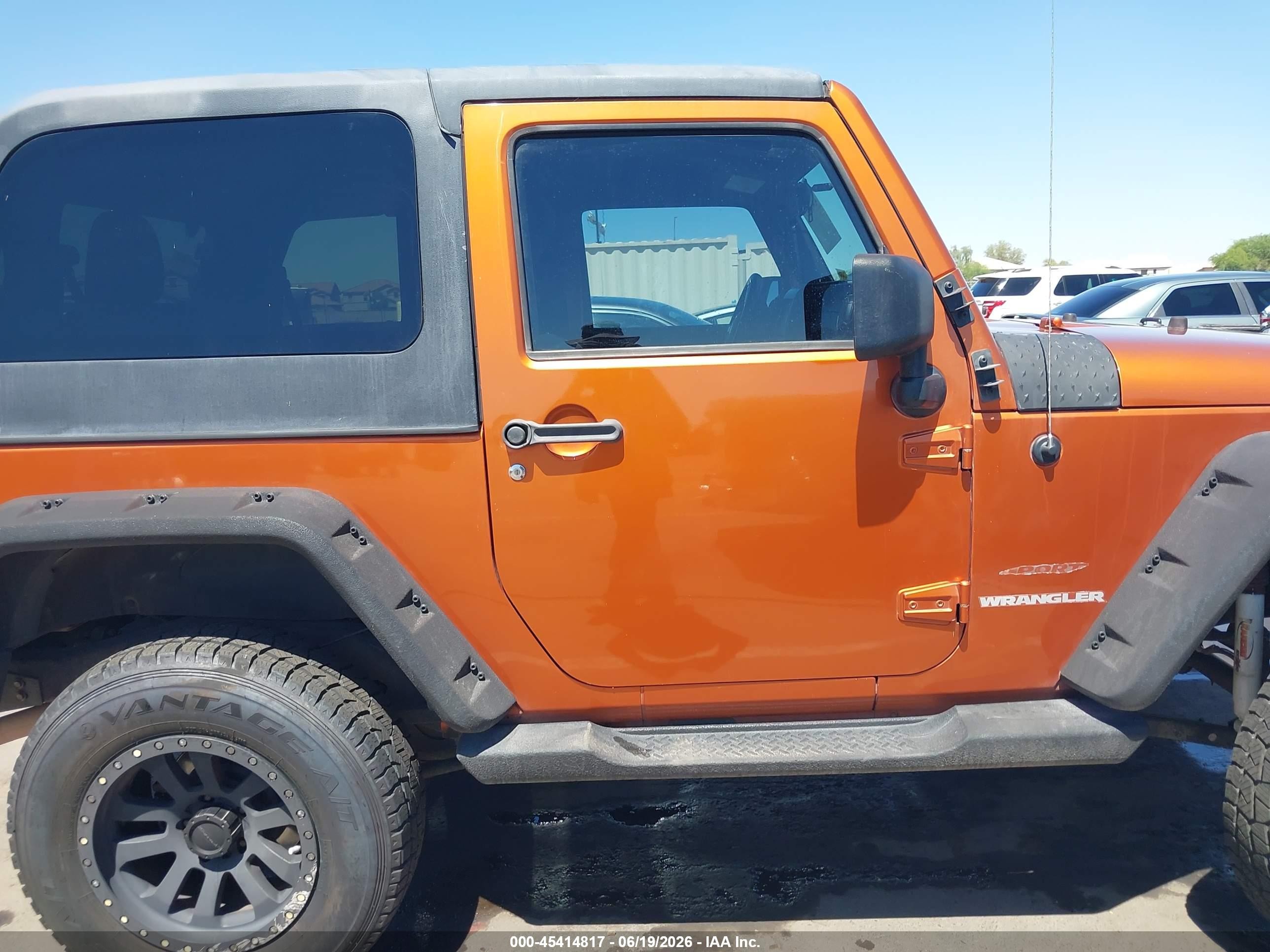 2011 Jeep Wrangler Sport Orange vin: 1J4AA2D11BL508151