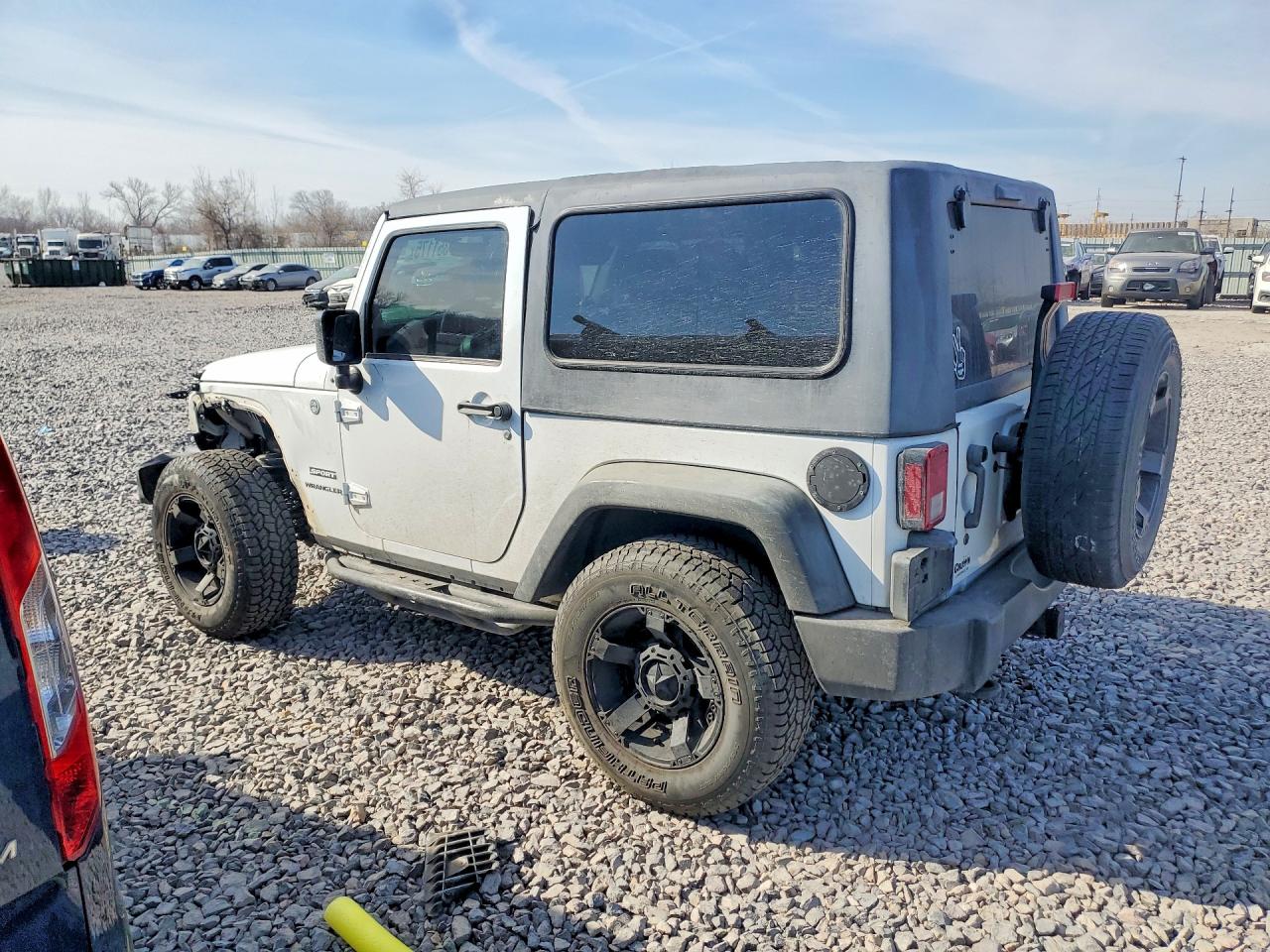 2011 Jeep Wrangler White vin: 1J4AA2D11BL607875