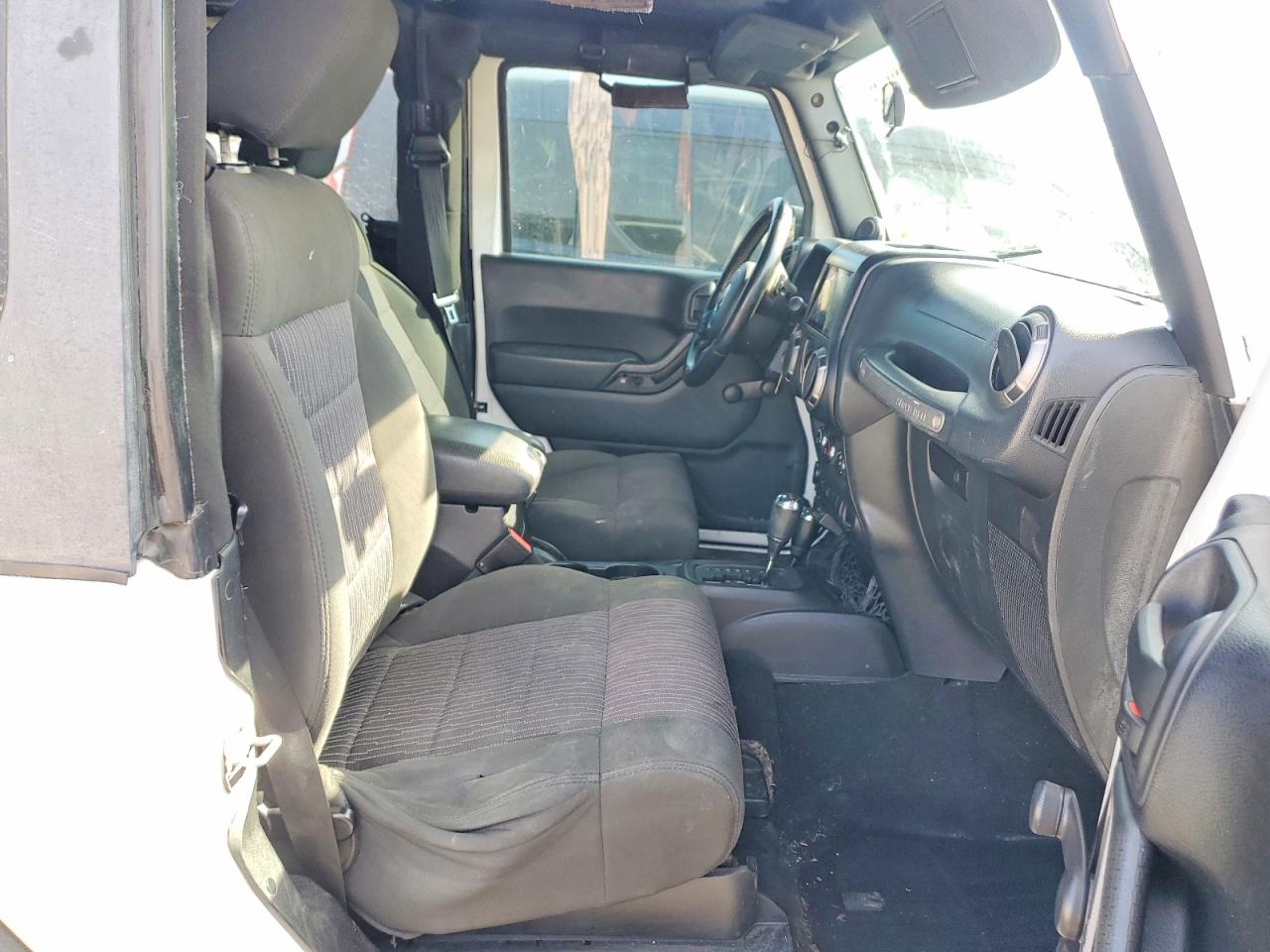 2011 Jeep Wrangler White vin: 1J4AA2D11BL607875