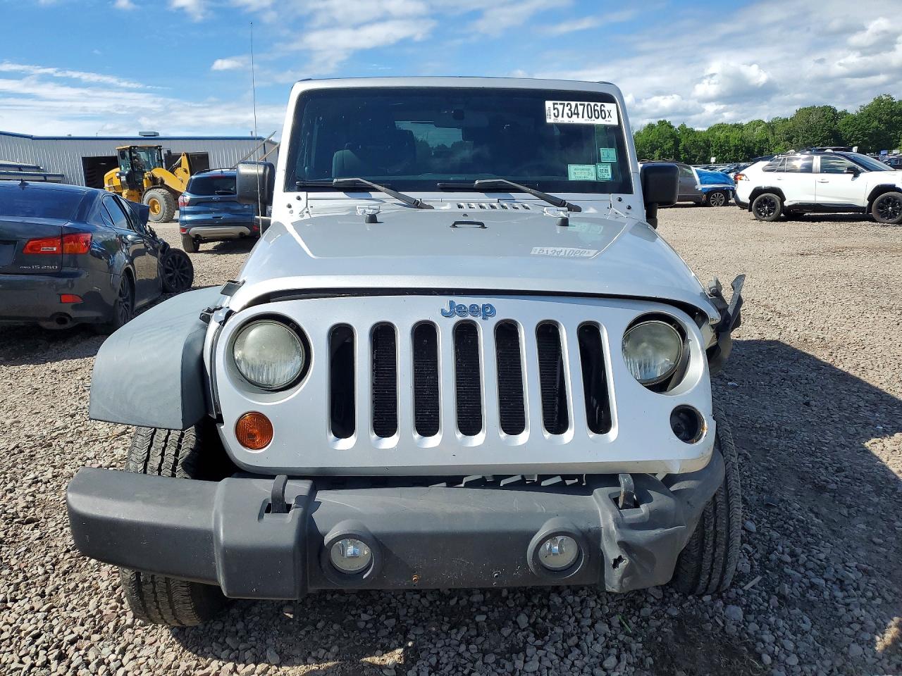 2011 Jeep Wrangler Sport Silver vin: 1J4AA2D11BL609089