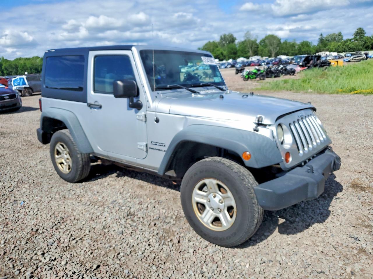 2011 Jeep Wrangler Sport Silver vin: 1J4AA2D11BL609089