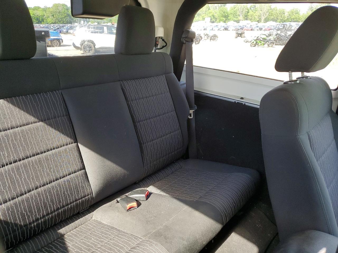 2011 Jeep Wrangler Sport Silver vin: 1J4AA2D11BL609089