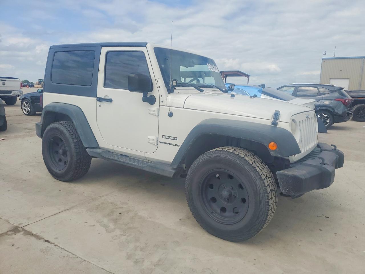 2010 Jeep Wrangler Sport White vin: 1J4AA2D12AL136222