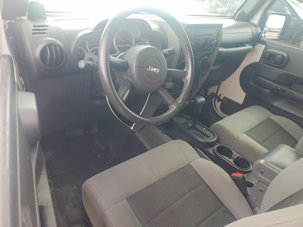 2010 Jeep Wrangler Sport White vin: 1J4AA2D12AL136222