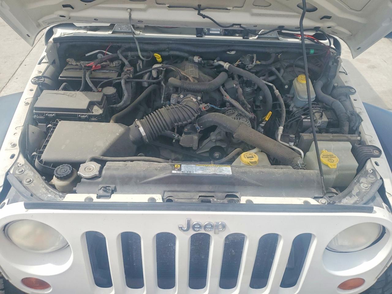 2010 Jeep Wrangler Sport White vin: 1J4AA2D12AL136222