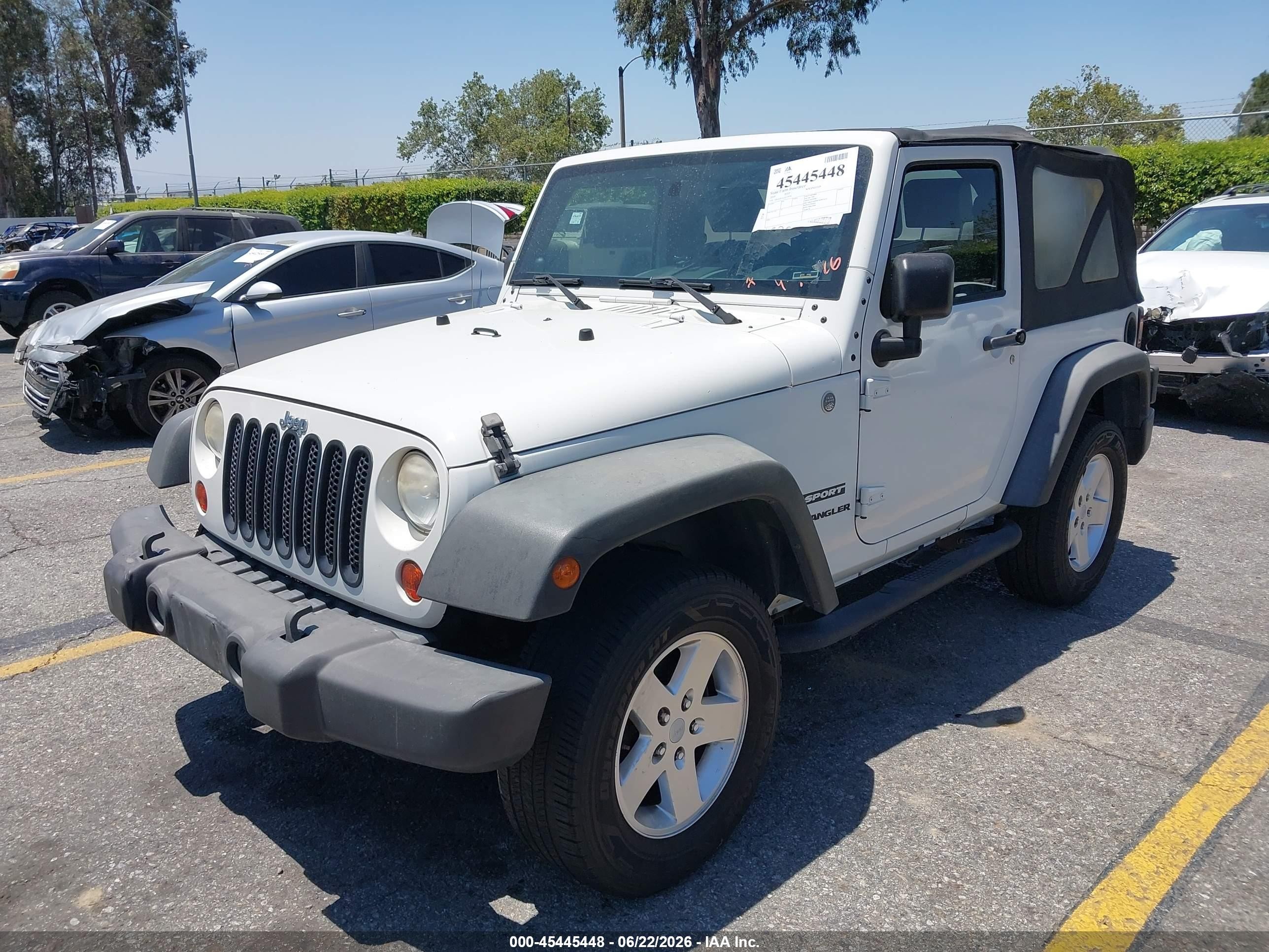 2010 Jeep Wrangler Sport White vin: 1J4AA2D12AL230391
