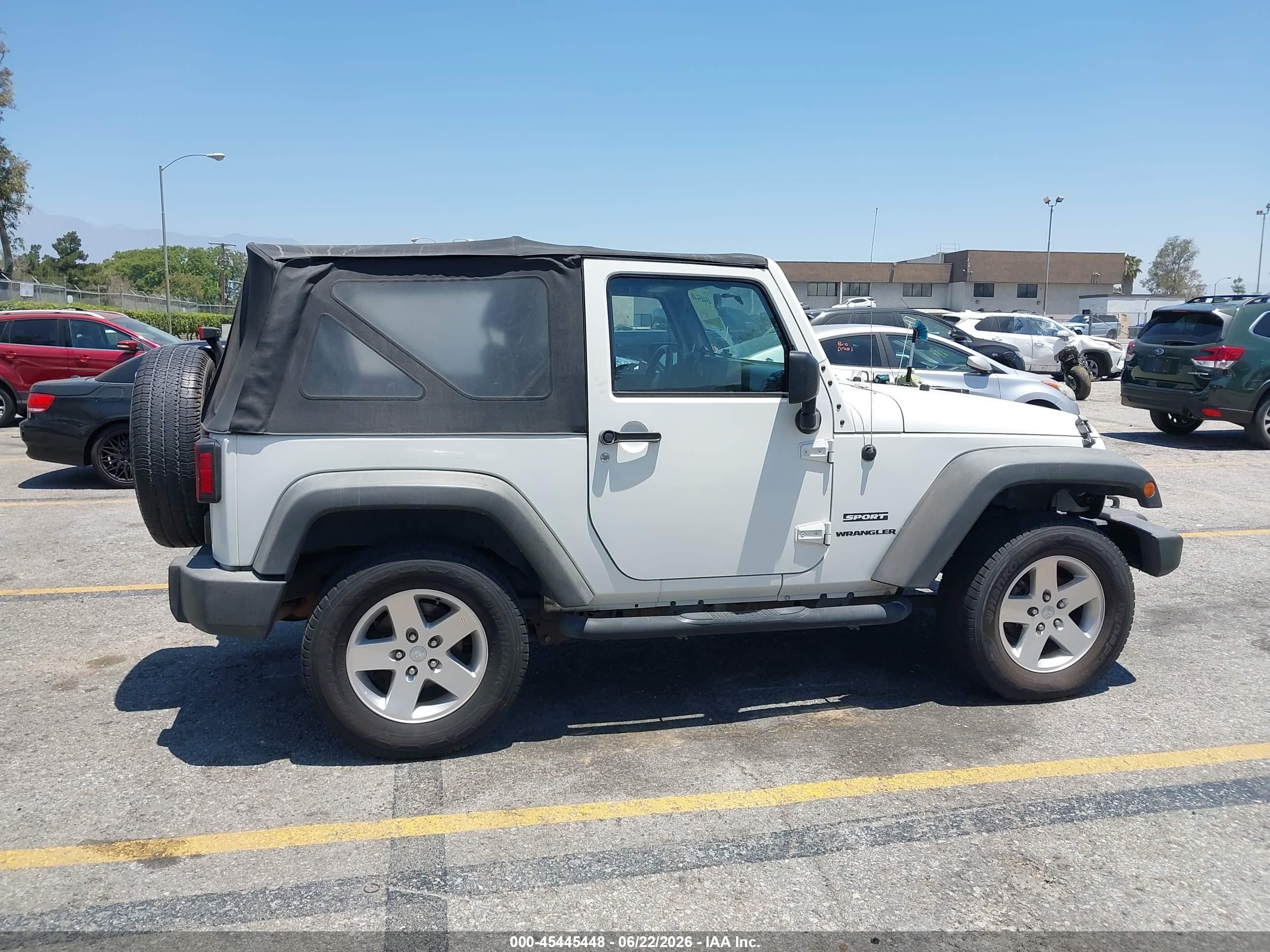 2010 Jeep Wrangler Sport White vin: 1J4AA2D12AL230391