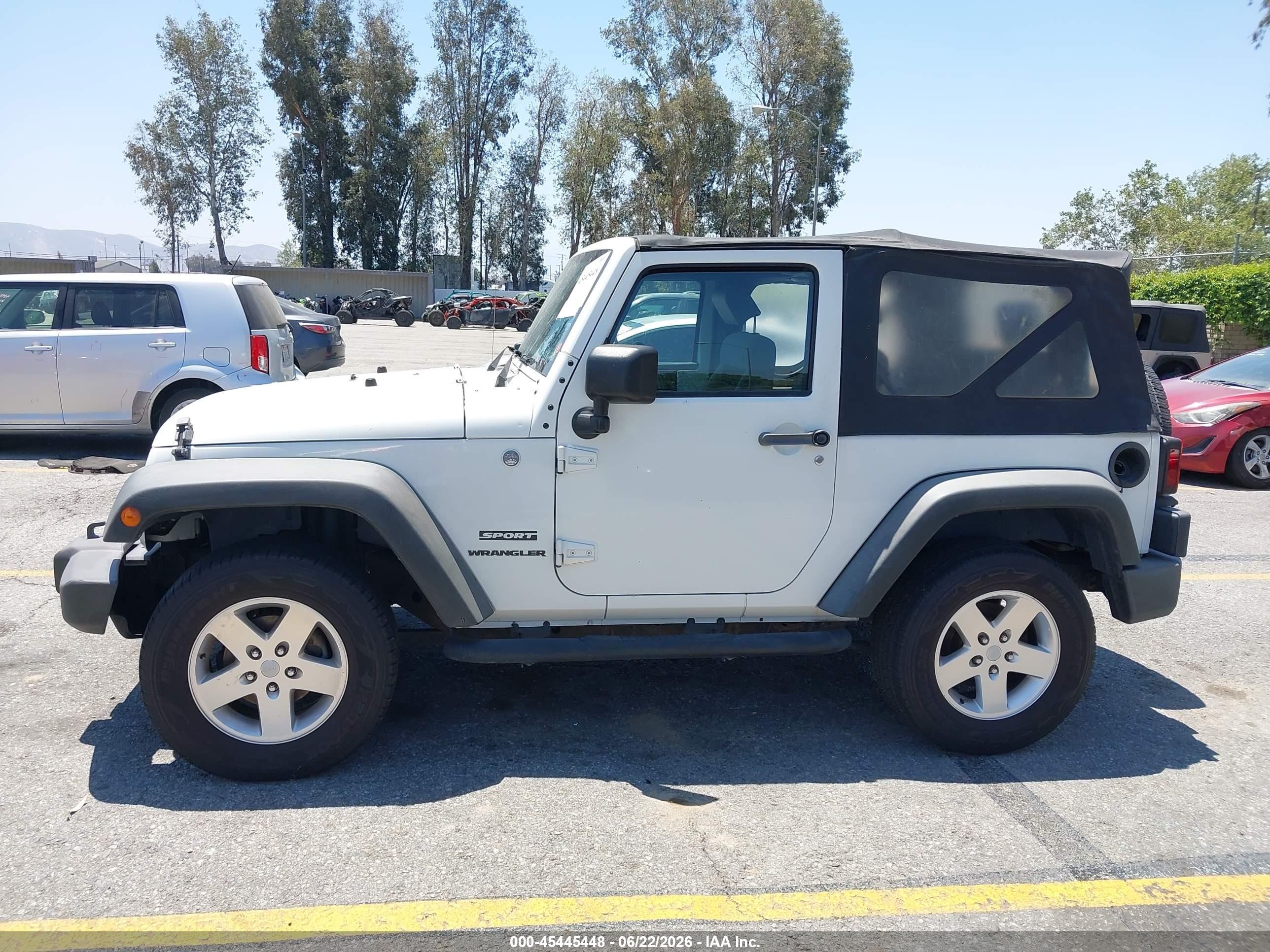 2010 Jeep Wrangler Sport White vin: 1J4AA2D12AL230391