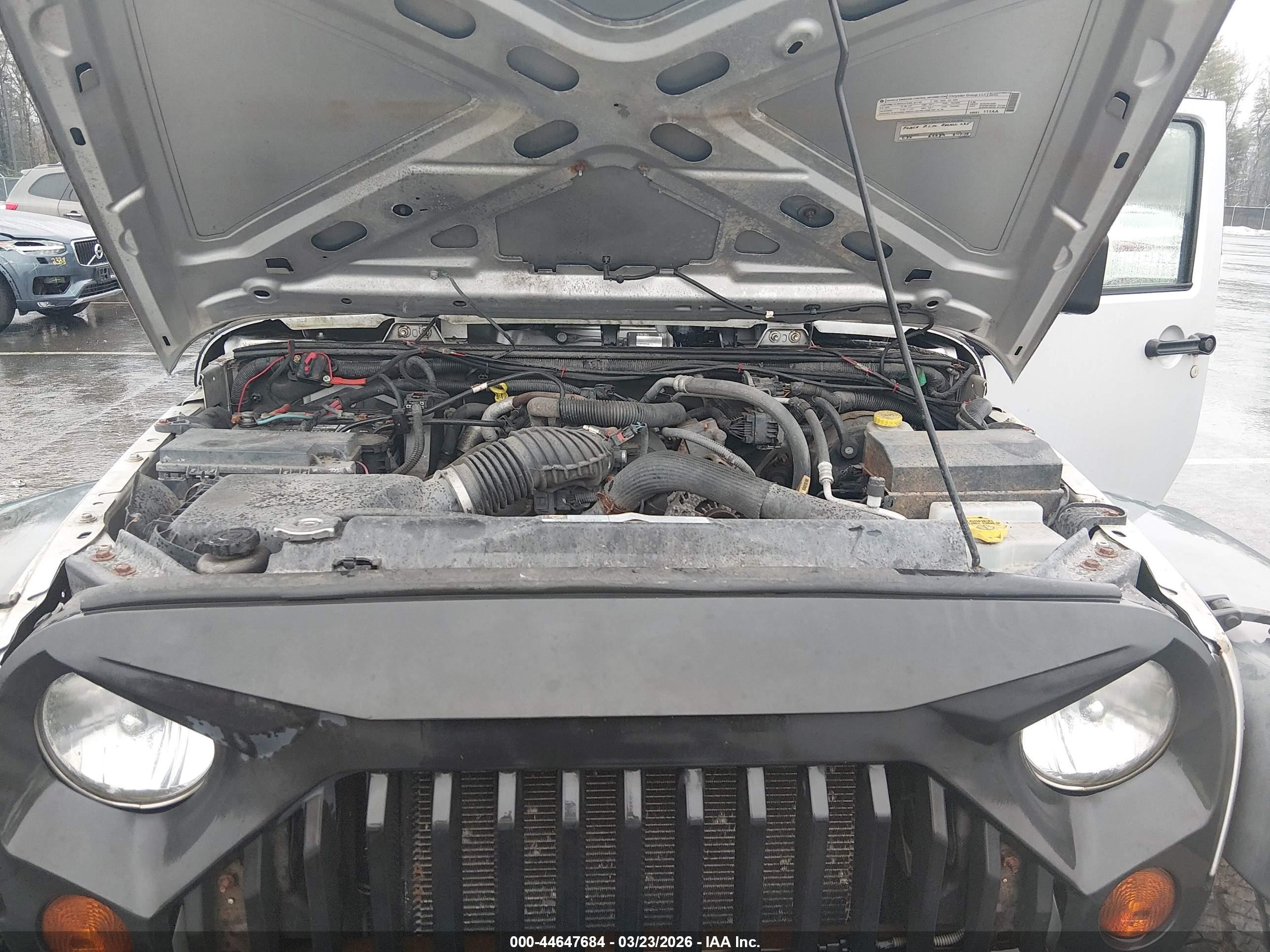 2011 Jeep Wrangler Sport Silver vin: 1J4AA2D12BL514041