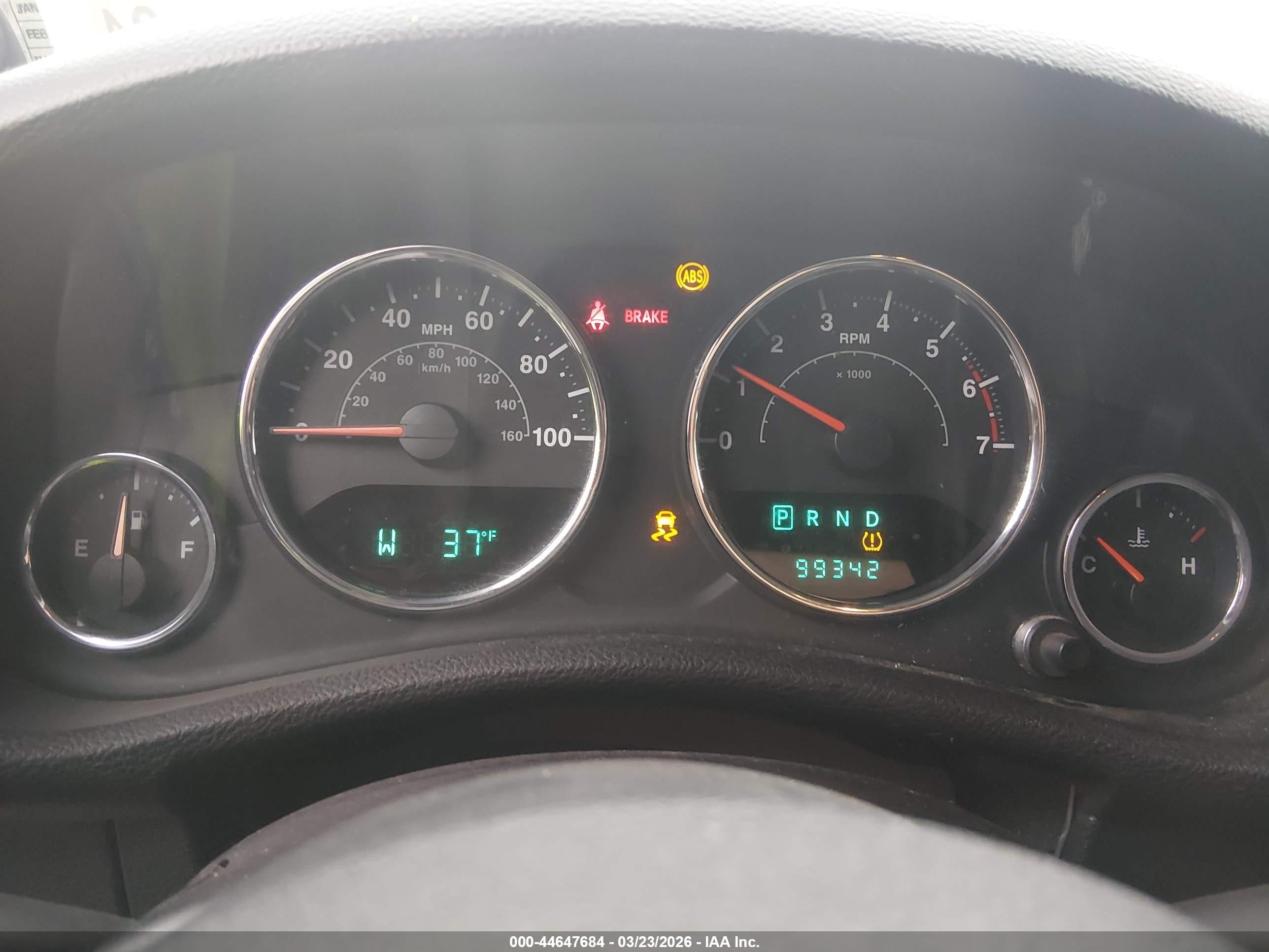 2011 Jeep Wrangler Sport Silver vin: 1J4AA2D12BL514041
