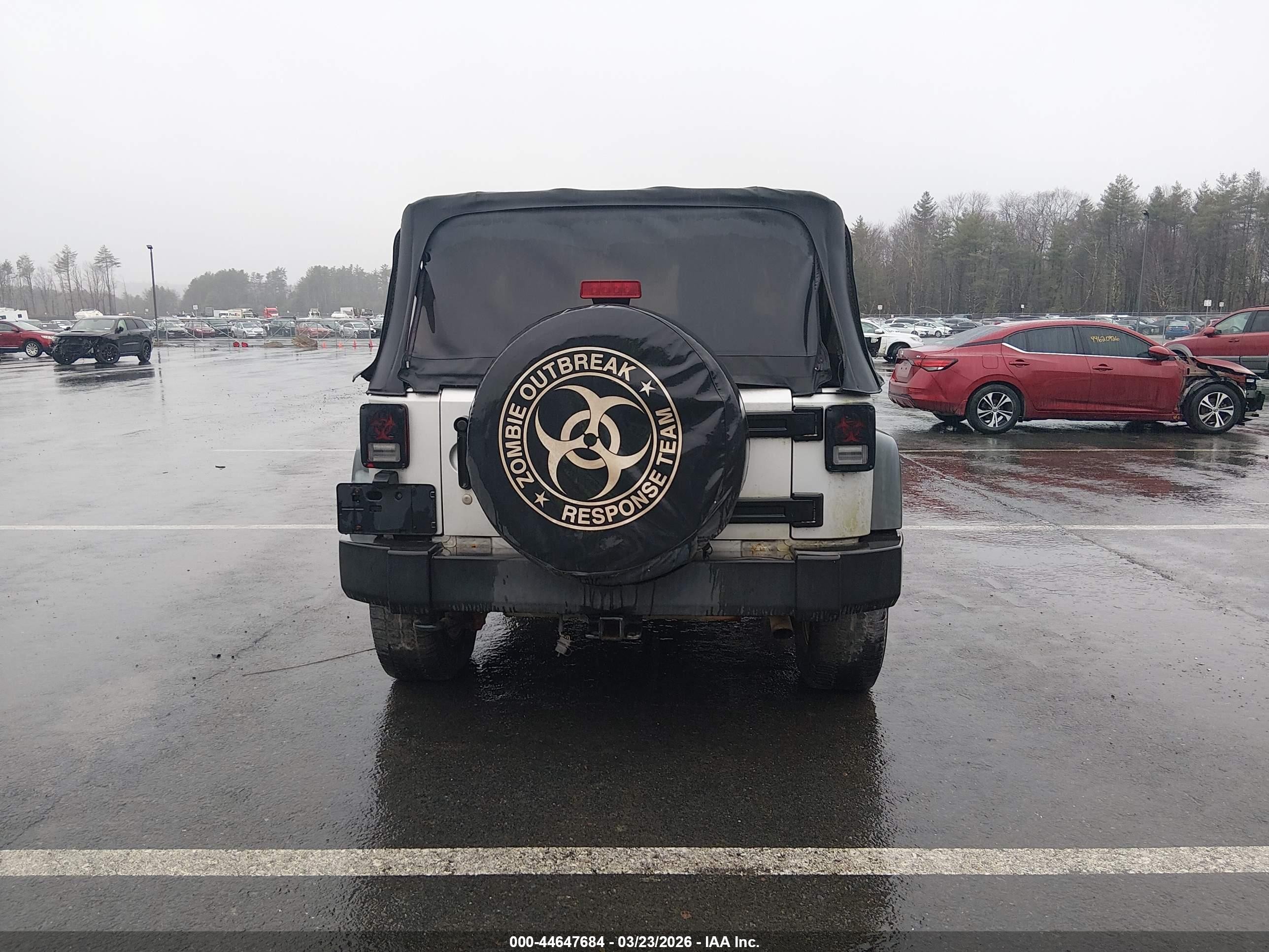2011 Jeep Wrangler Sport Silver vin: 1J4AA2D12BL514041