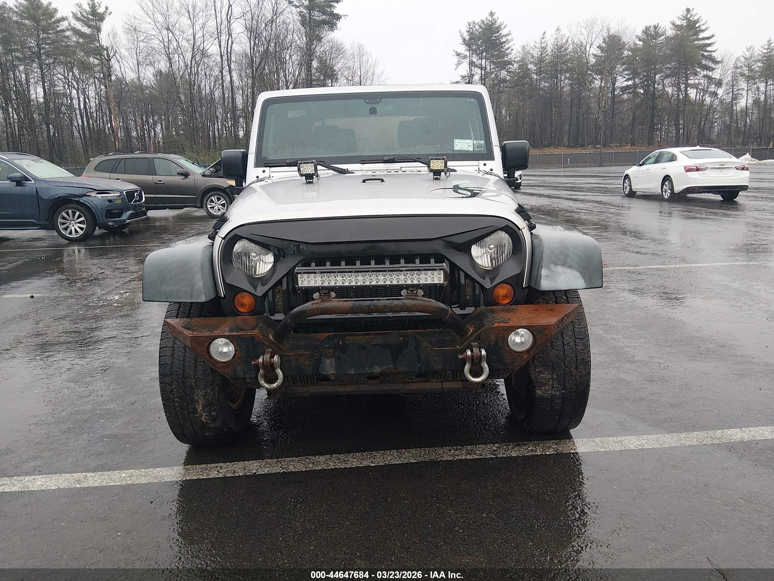 2011 Jeep Wrangler Sport Silver vin: 1J4AA2D12BL514041