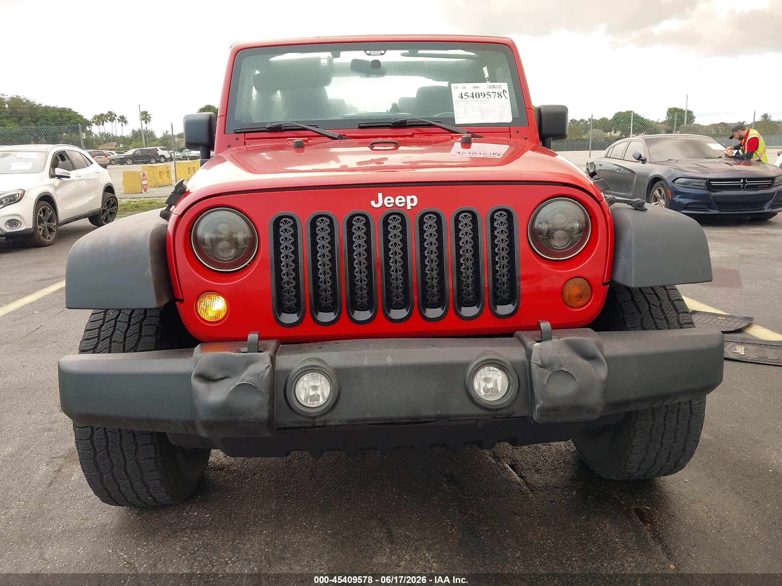 2011 Jeep Wrangler Sport Red vin: 1J4AA2D12BL523192