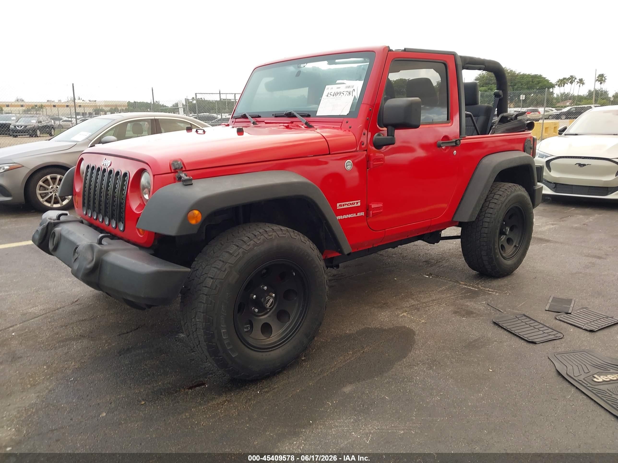 2011 Jeep Wrangler Sport Red vin: 1J4AA2D12BL523192