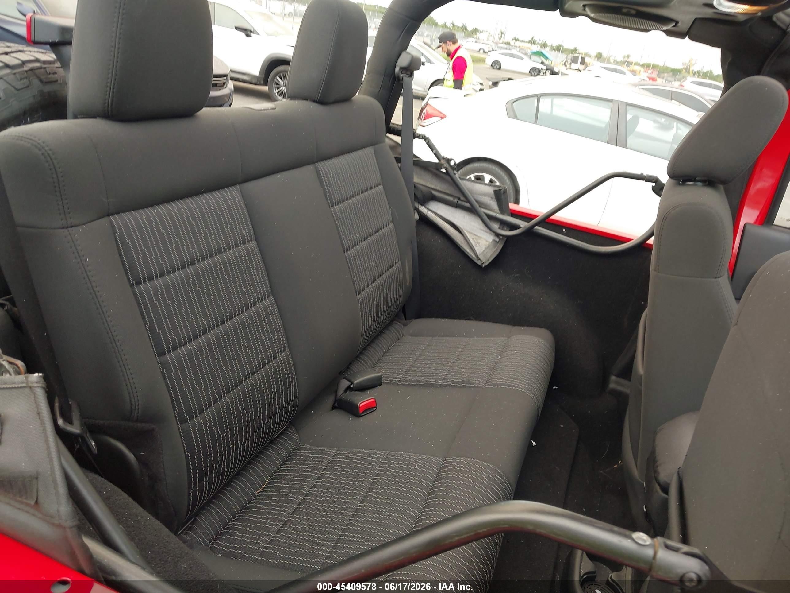 2011 Jeep Wrangler Sport Red vin: 1J4AA2D12BL523192