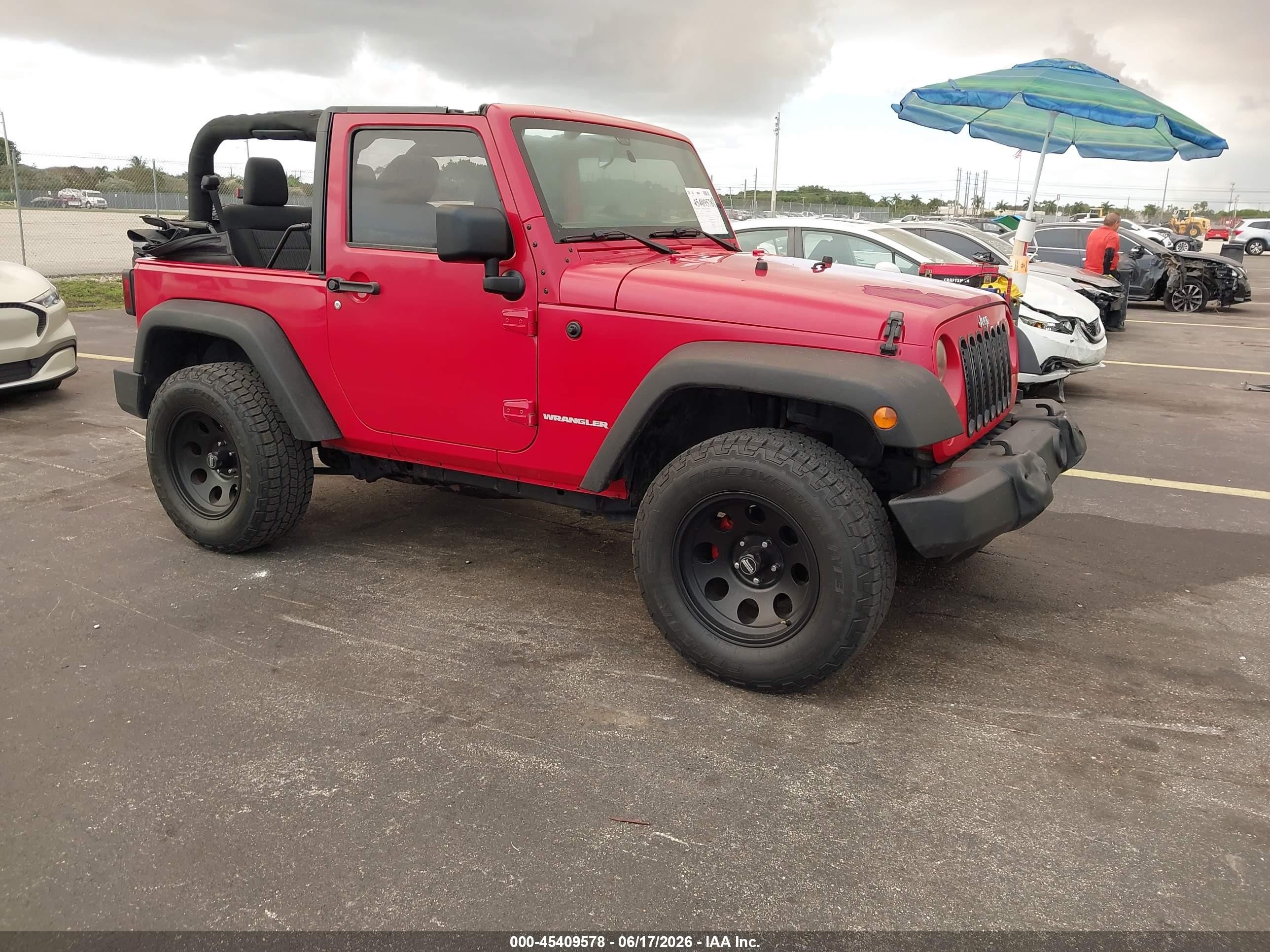 2011 Jeep Wrangler Sport Red vin: 1J4AA2D12BL523192