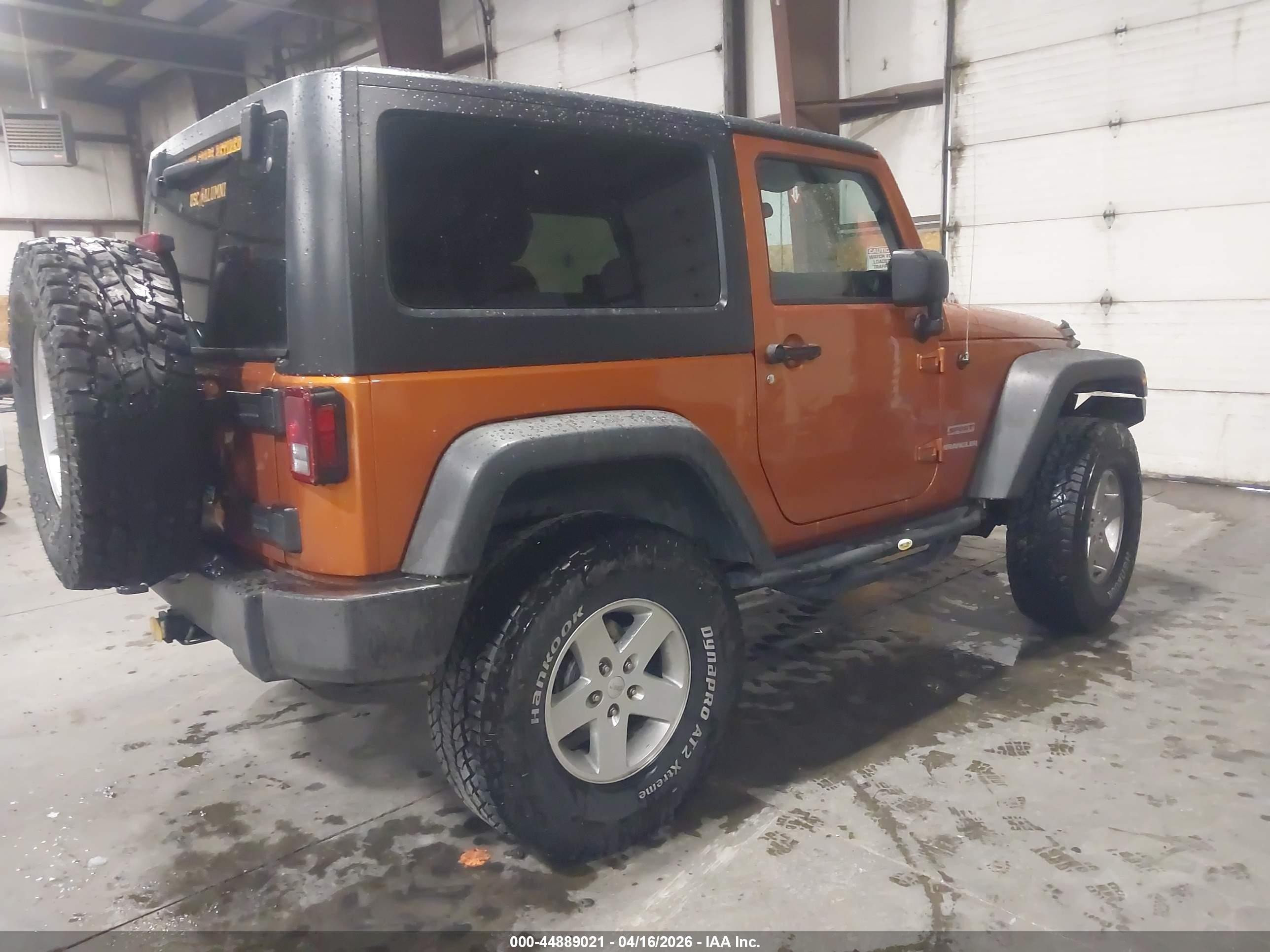 2011 Jeep Wrangler Sport Orange vin: 1J4AA2D13BL503940